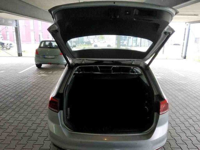 Fahrzeugabbildung Volkswagen Passat Variant GTE 1,4 eHybrid DSG Navi LED AHK
