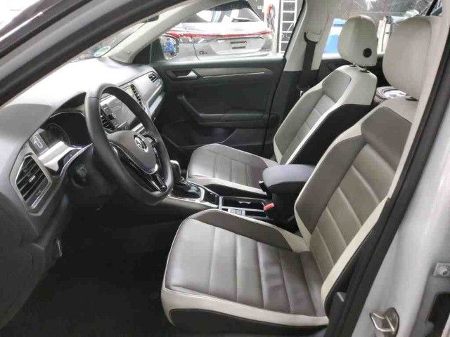 Fahrzeugabbildung Volkswagen T-Roc Style 1.5TSI DSG LED Navi Stdhz Pano LEDER