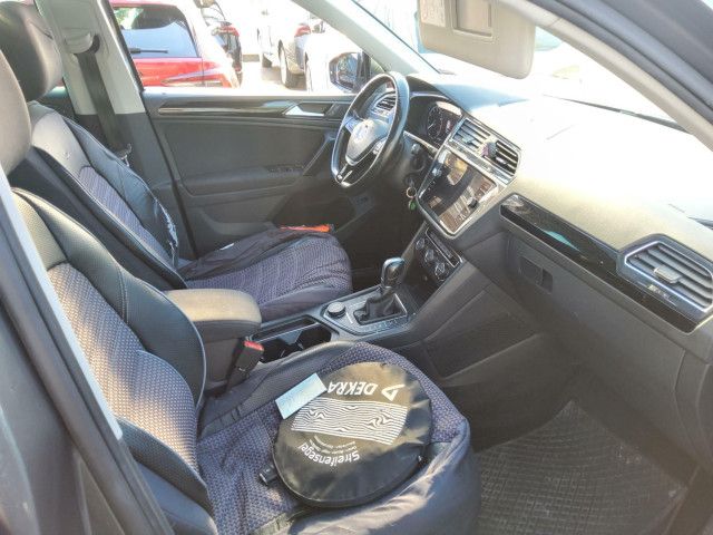 Fahrzeugabbildung Volkswagen Tiguan R-Line Sound 2.0 TSI 4M DSG LED PANO AHK