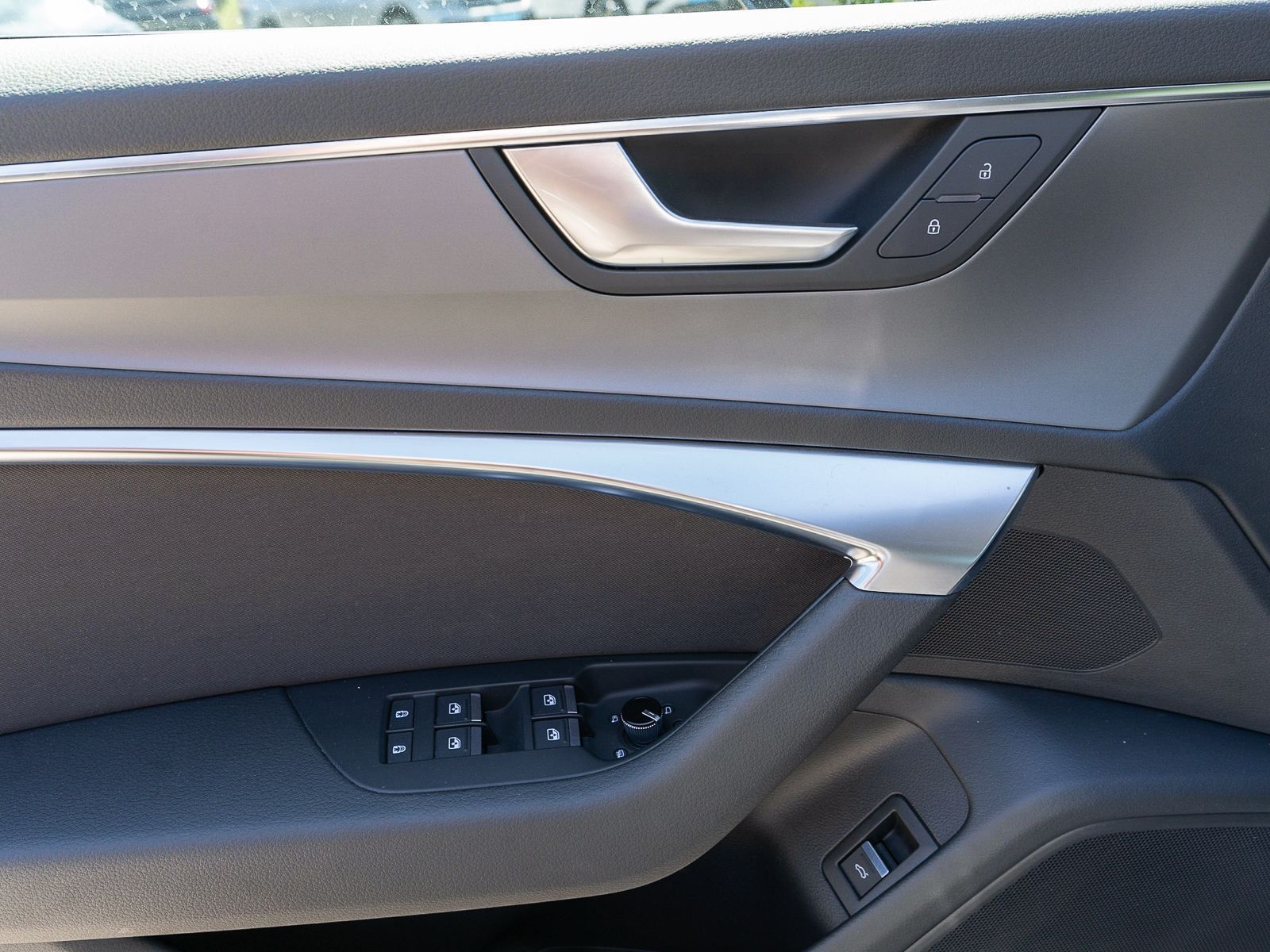Fahrzeugabbildung Audi A6 Avant 35 TDI Stronic LED Navi RFK ACC SHZ