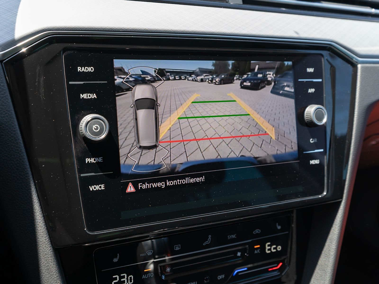 Fahrzeugabbildung Volkswagen Passat Variant GTE 1.4 TSI eHybrid DSG Navi AHK