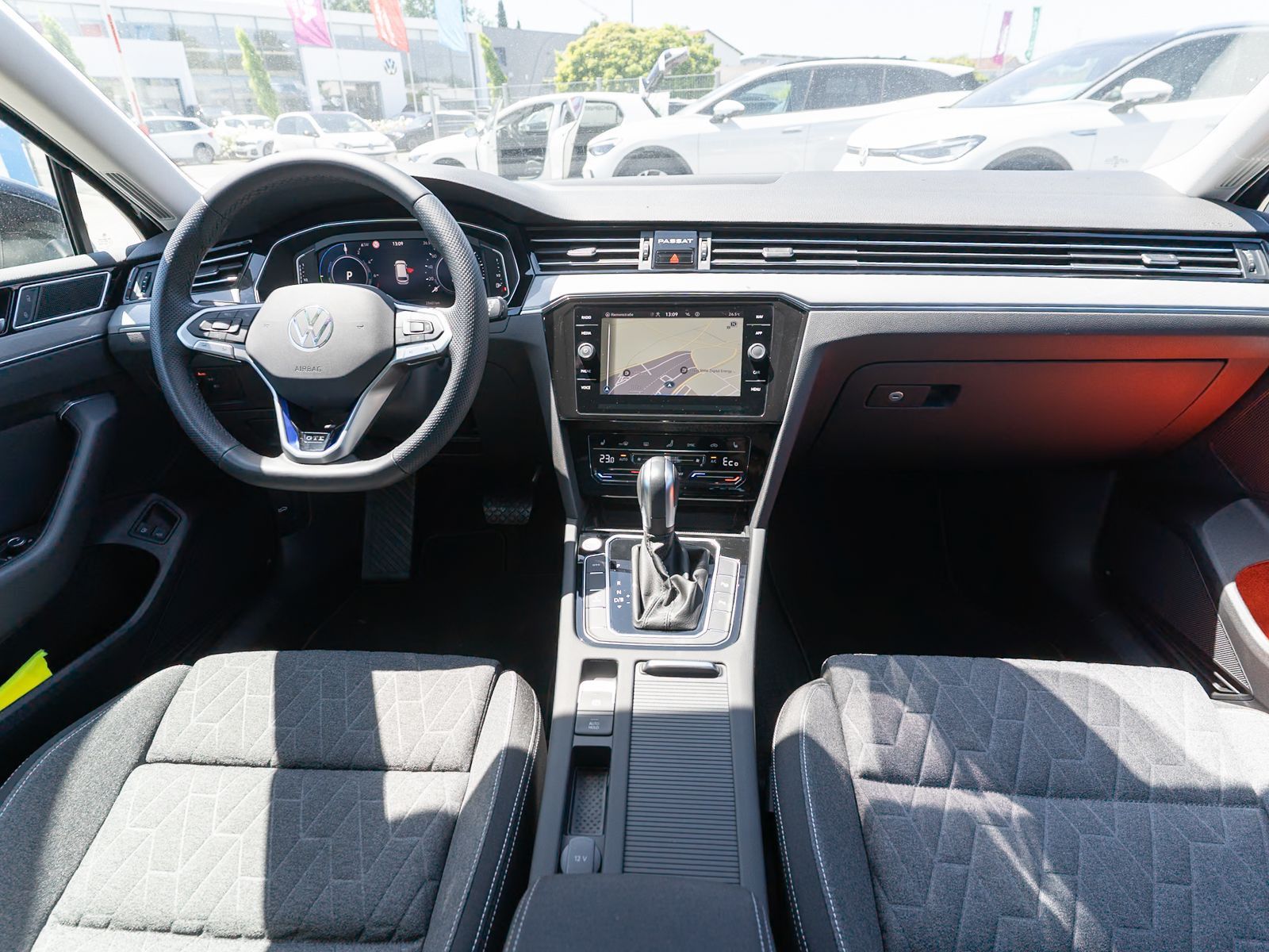 Fahrzeugabbildung Volkswagen Passat Variant GTE 1.4 TSI eHybrid DSG Navi AHK