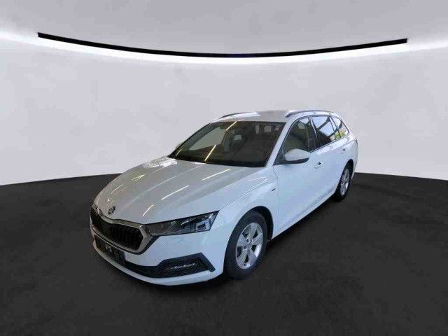 SKODA Octavia Combi Clever 4x4 2.0TDI DSG Navi ACC AHK