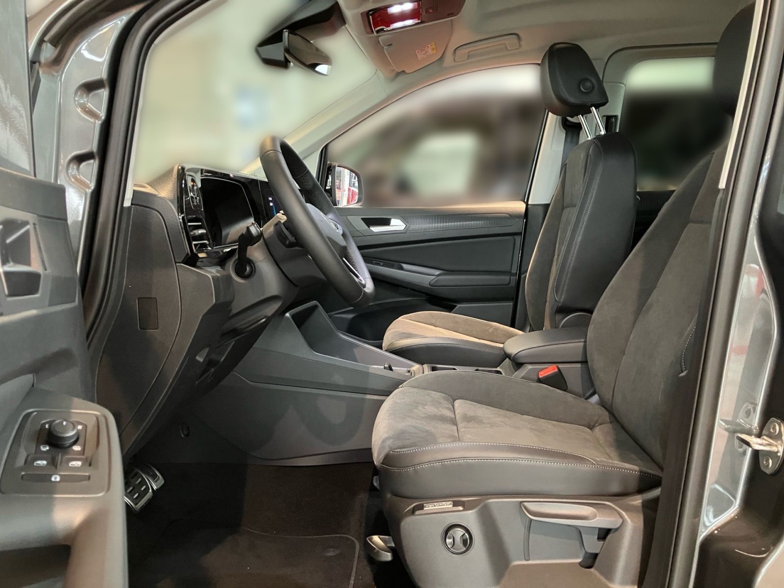 Fahrzeugabbildung Volkswagen Caddy Dark Label 5-Sitzer 1.5 85 kW TSI ACC SHZ