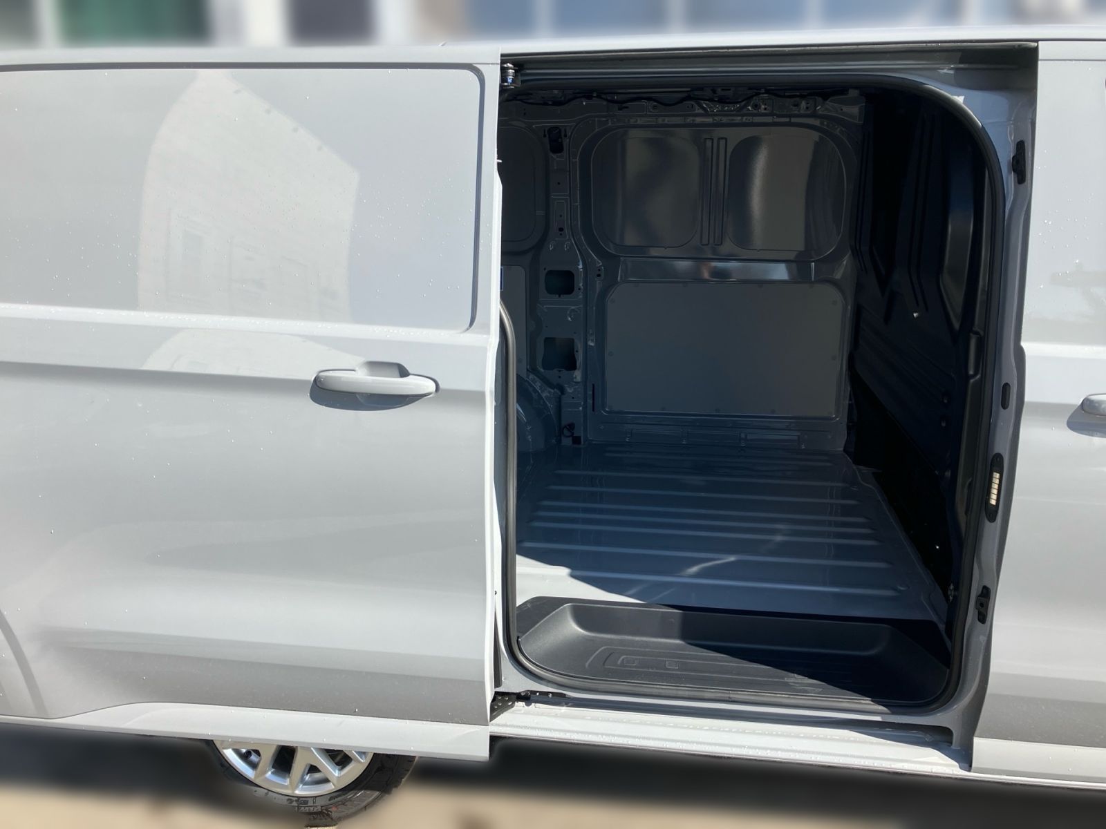 Fahrzeugabbildung Volkswagen Transporter Kasten 2,0 l 110 kW TDI 6-Ga ng Rads