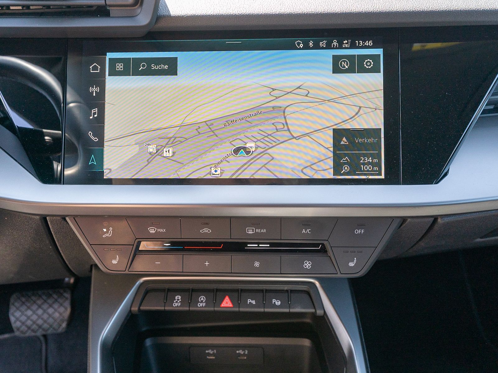 Fahrzeugabbildung Audi A3 Sportback 30 TFSI Stronic LED Navi PDC AHK VC