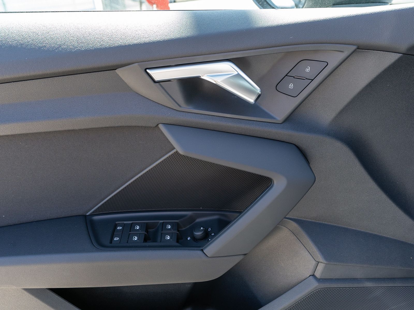 Fahrzeugabbildung Audi A3 Sportback 30 TFSI Stronic LED Navi PDC AHK VC