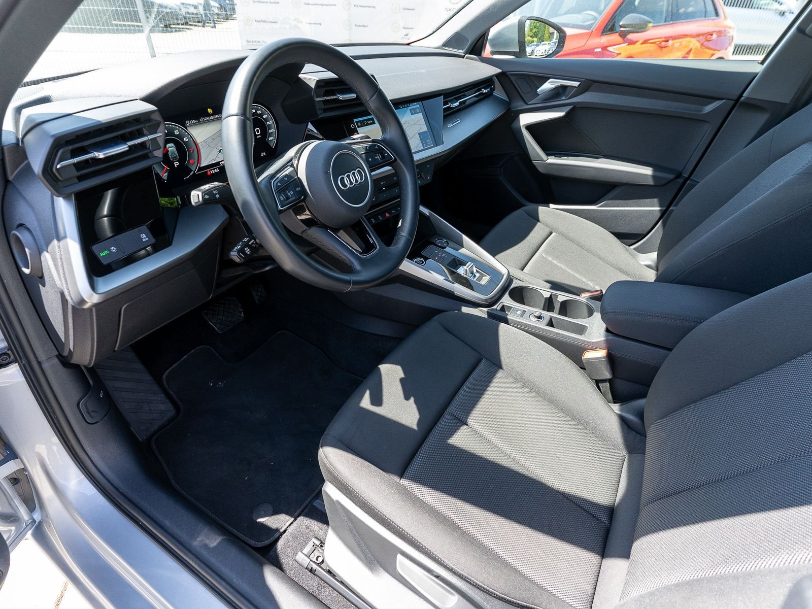 Fahrzeugabbildung Audi A3 Sportback 30 TFSI Stronic LED Navi PDC AHK VC