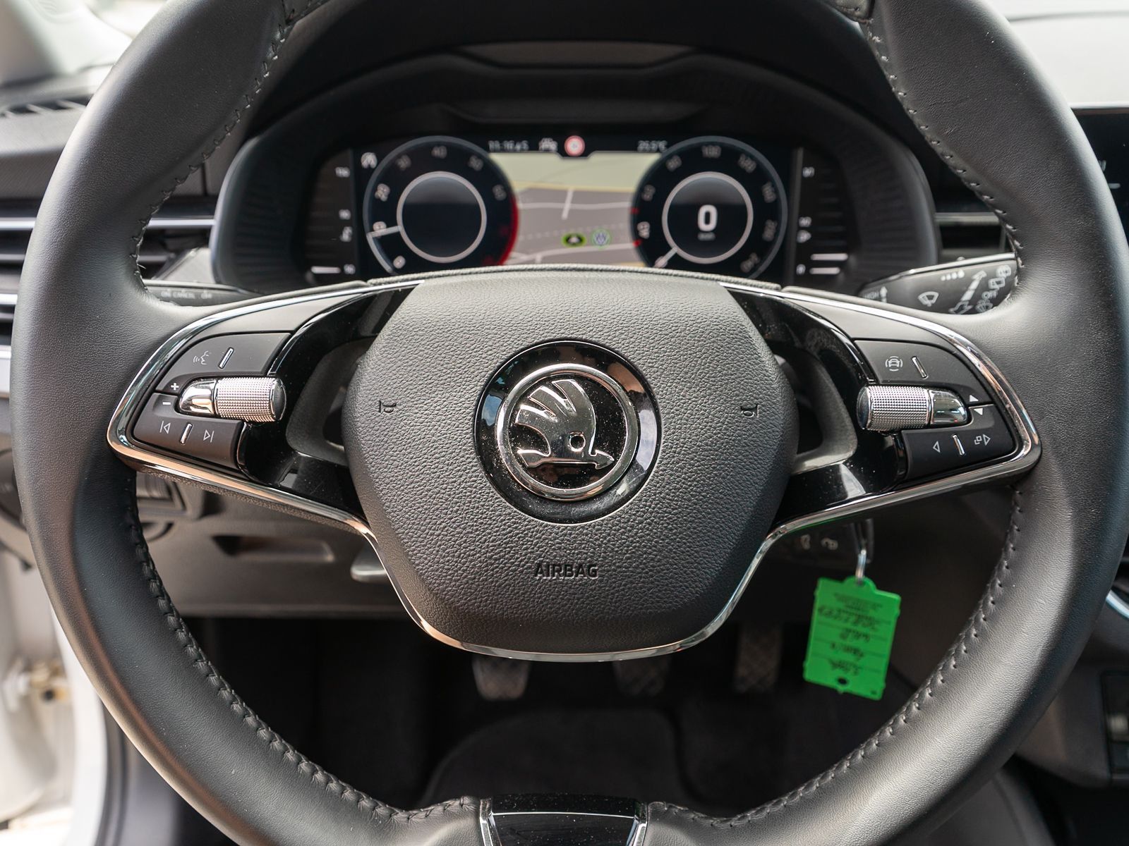 Fahrzeugabbildung SKODA Kamiq Clever 1.5TSI 6-Gang Navi LED VC SHZ PDC