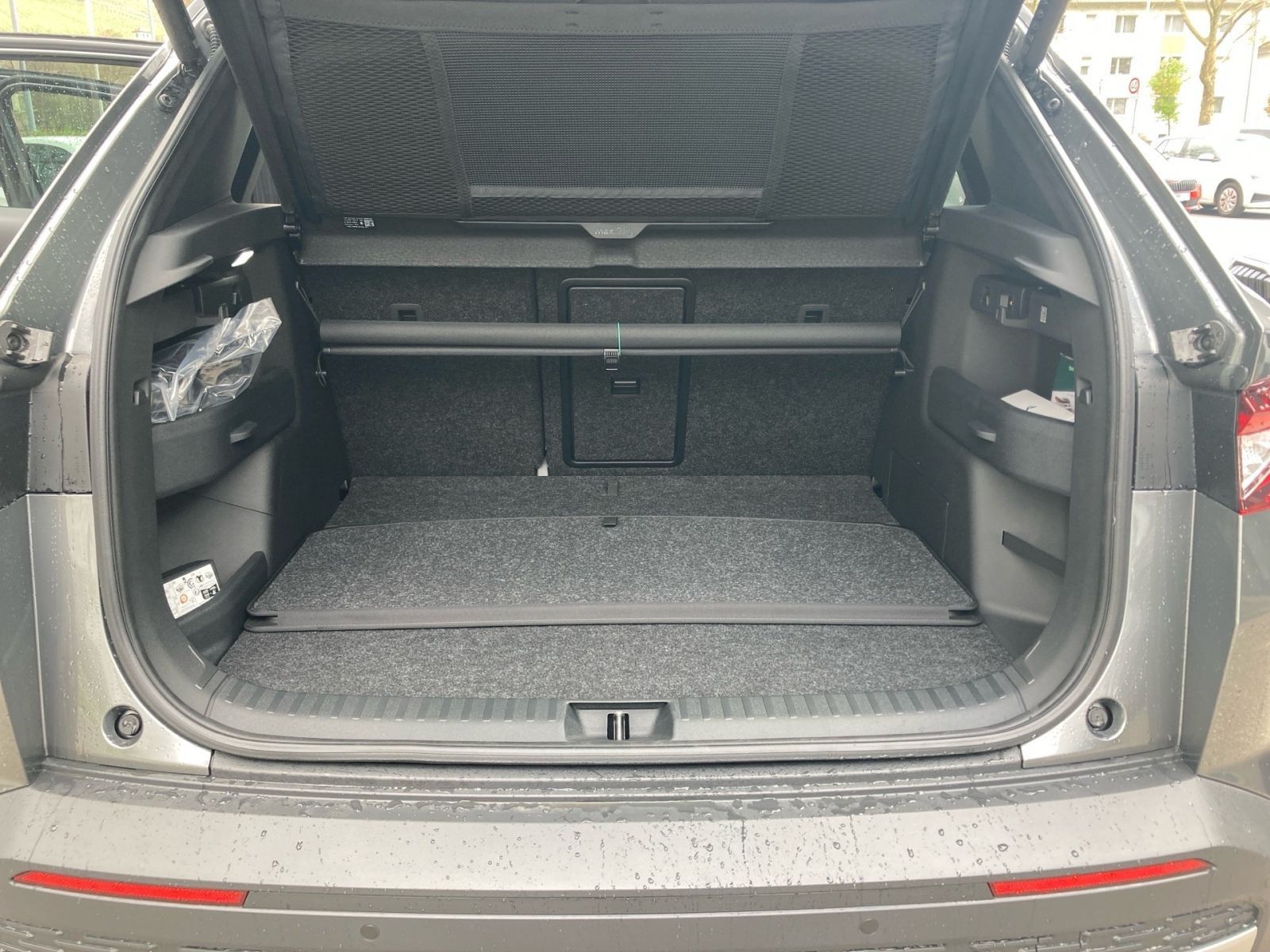 Fahrzeugabbildung SKODA Elroq 85 82 kWh 285PS 19" ACC Kamera PDC SHZ AHK
