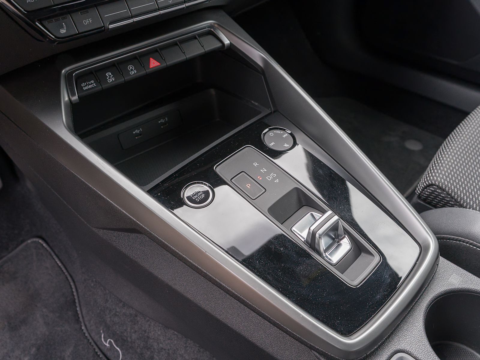 Fahrzeugabbildung Audi A3 Sportback S line 40TDI quattro Nav LED B&O VC