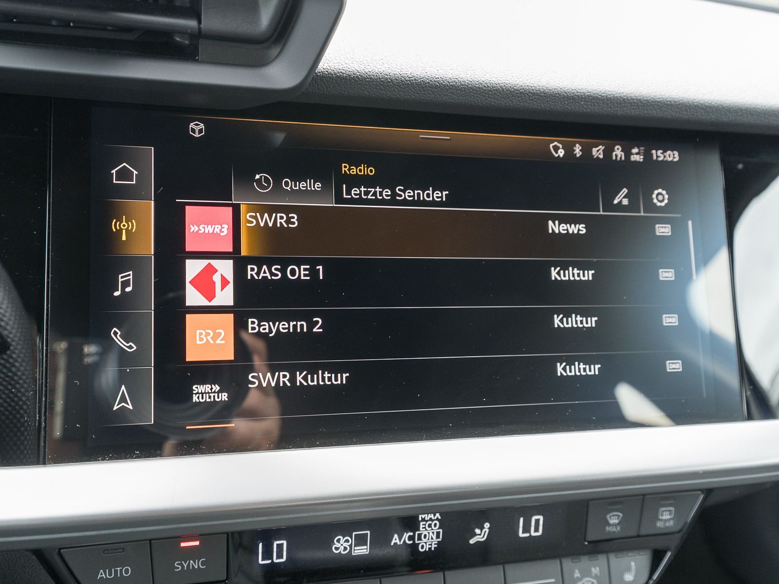 Fahrzeugabbildung Audi A3 Sportback S line 40TDI quattro Nav LED B&O VC