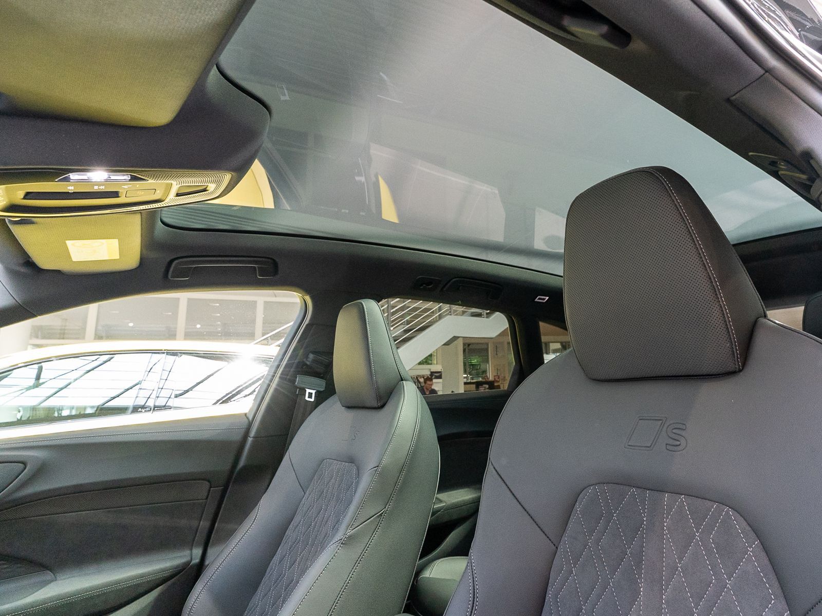 Fahrzeugabbildung Audi A5 Avant e-hybrid quattro 220 kW S tronic