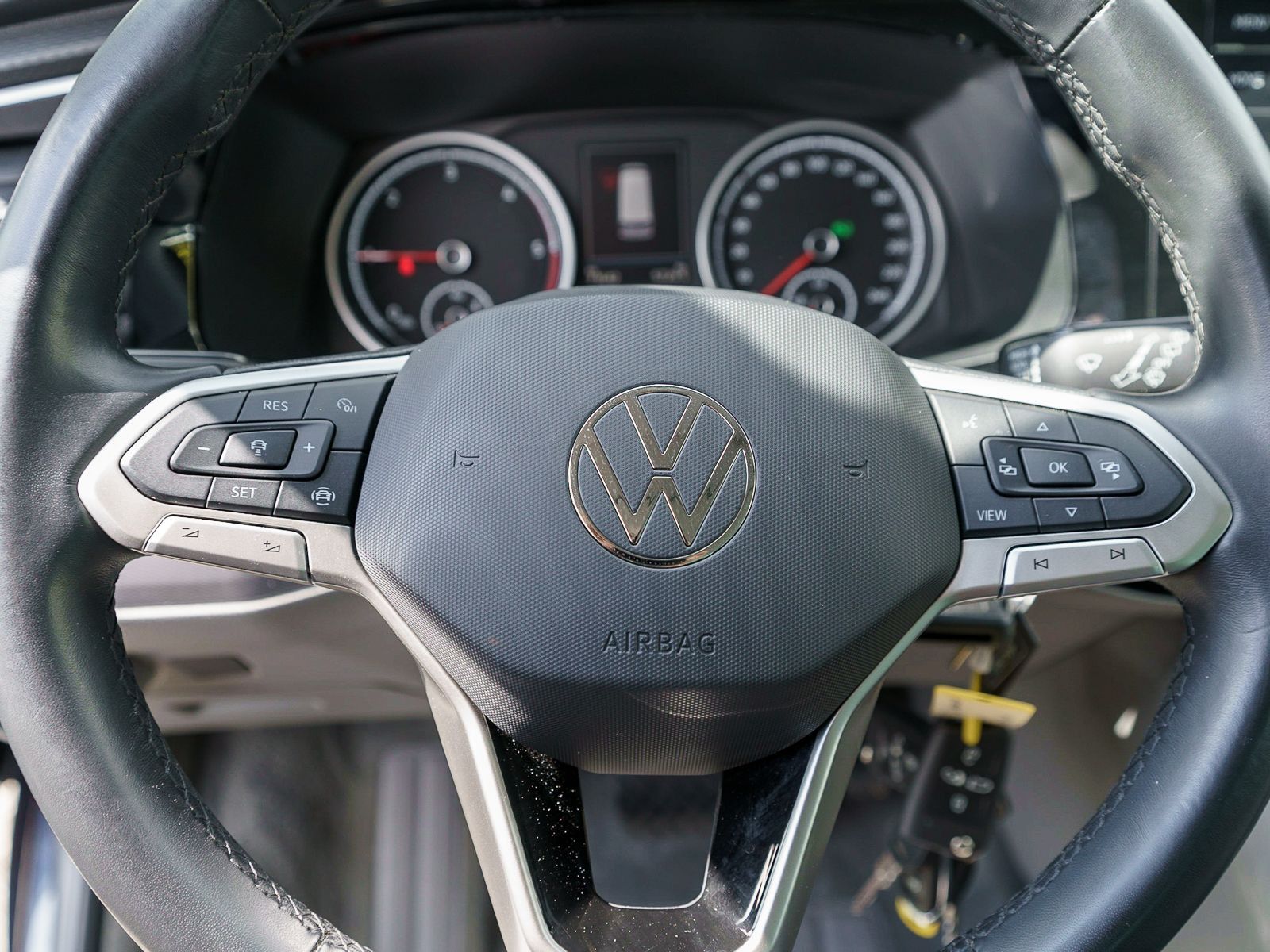 Fahrzeugabbildung Volkswagen T6.1 California Ocean 2.0TDI 4M DSG NAVI RFK AHK