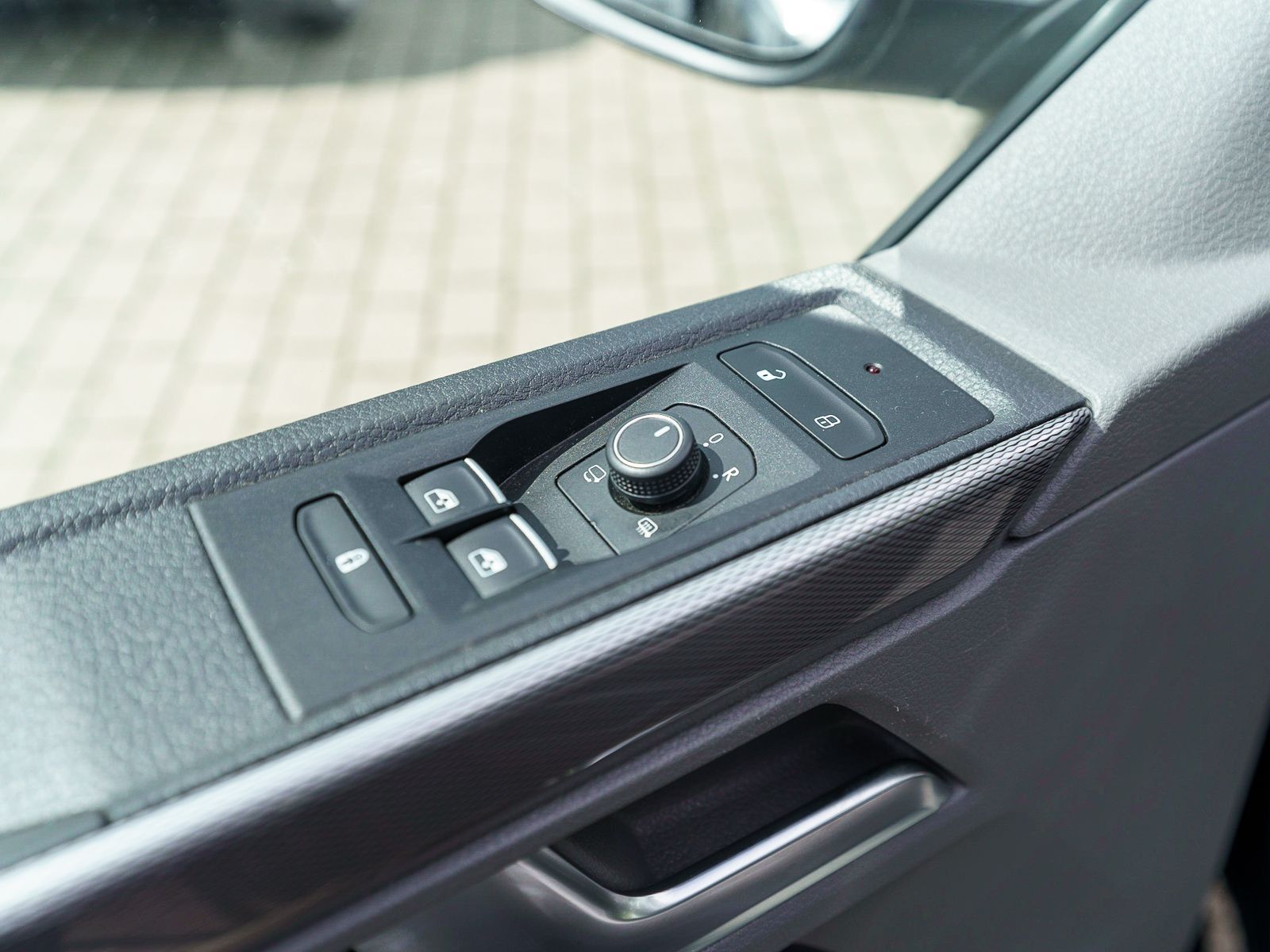Fahrzeugabbildung Volkswagen T6.1 California Ocean 2.0TDI 4M DSG NAVI RFK AHK