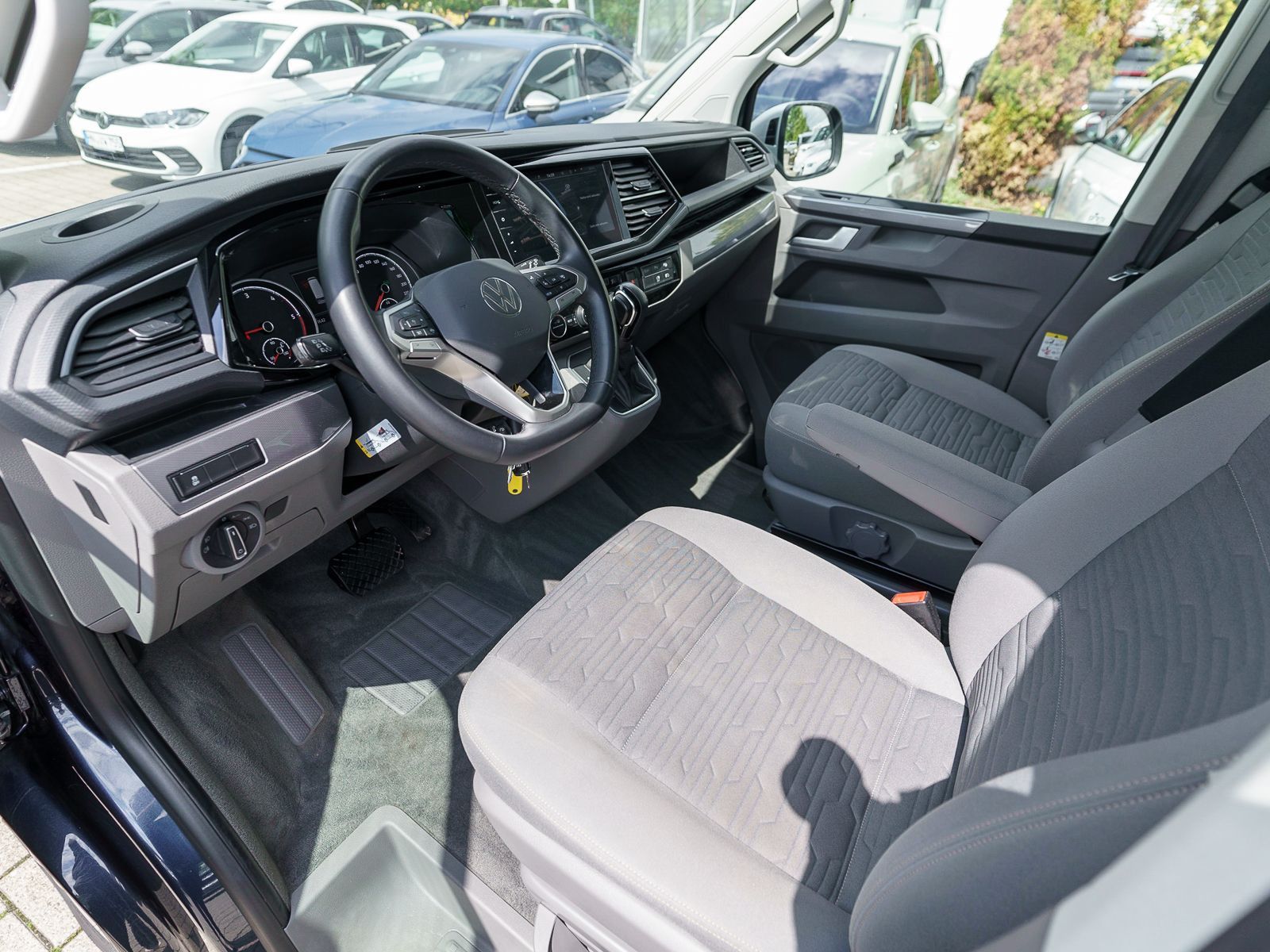 Fahrzeugabbildung Volkswagen T6.1 California Ocean 2.0TDI 4M DSG NAVI RFK AHK