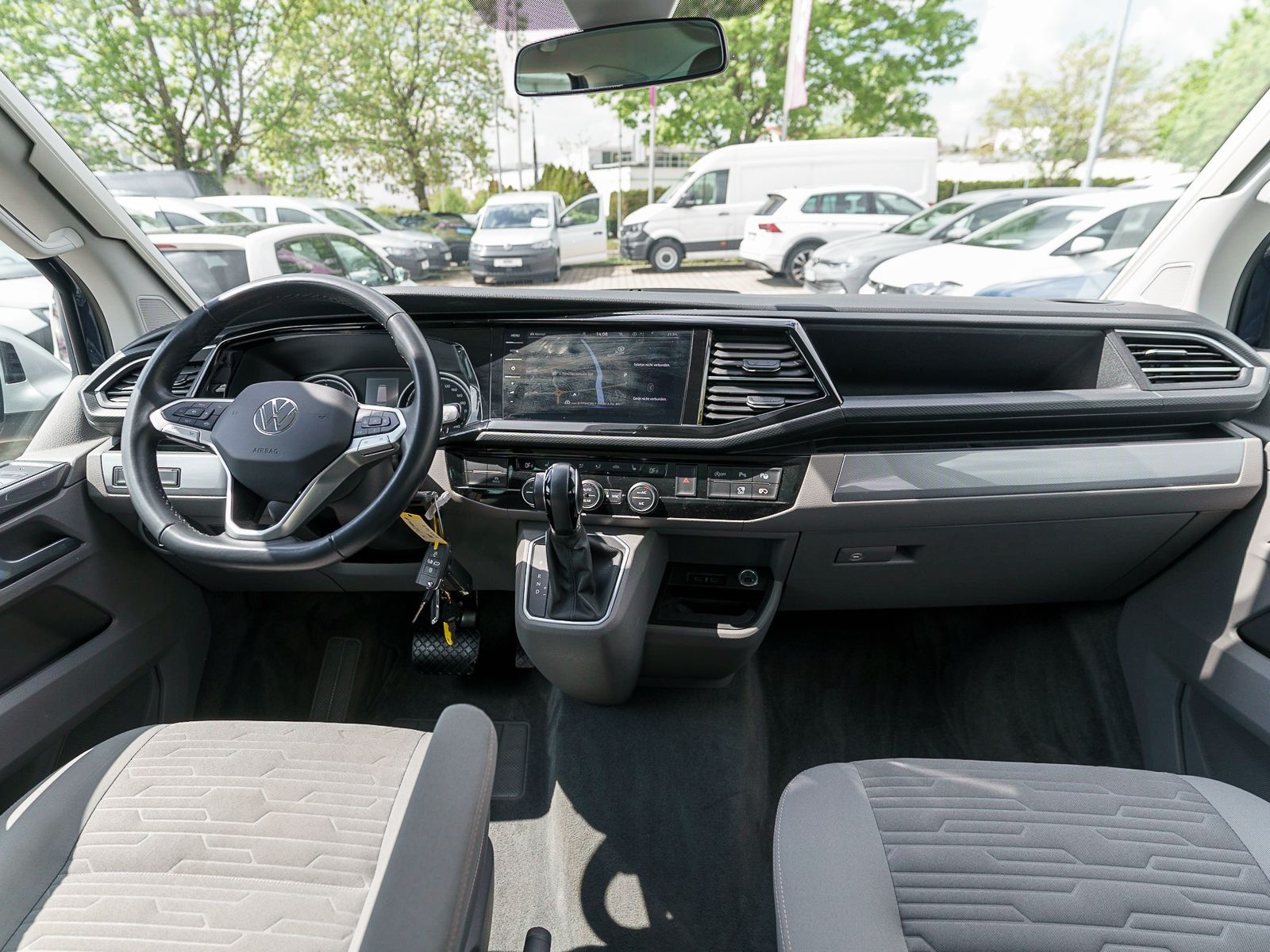 Fahrzeugabbildung Volkswagen T6.1 California Ocean 2.0TDI 4M DSG NAVI RFK AHK
