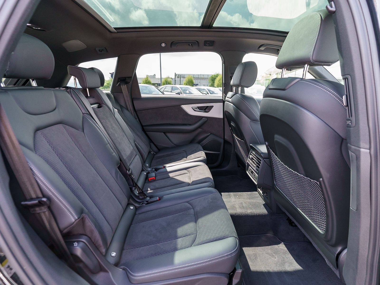 Fahrzeugabbildung Audi Q7 S line 55TFSI e quattro tiptronic B&O Pano