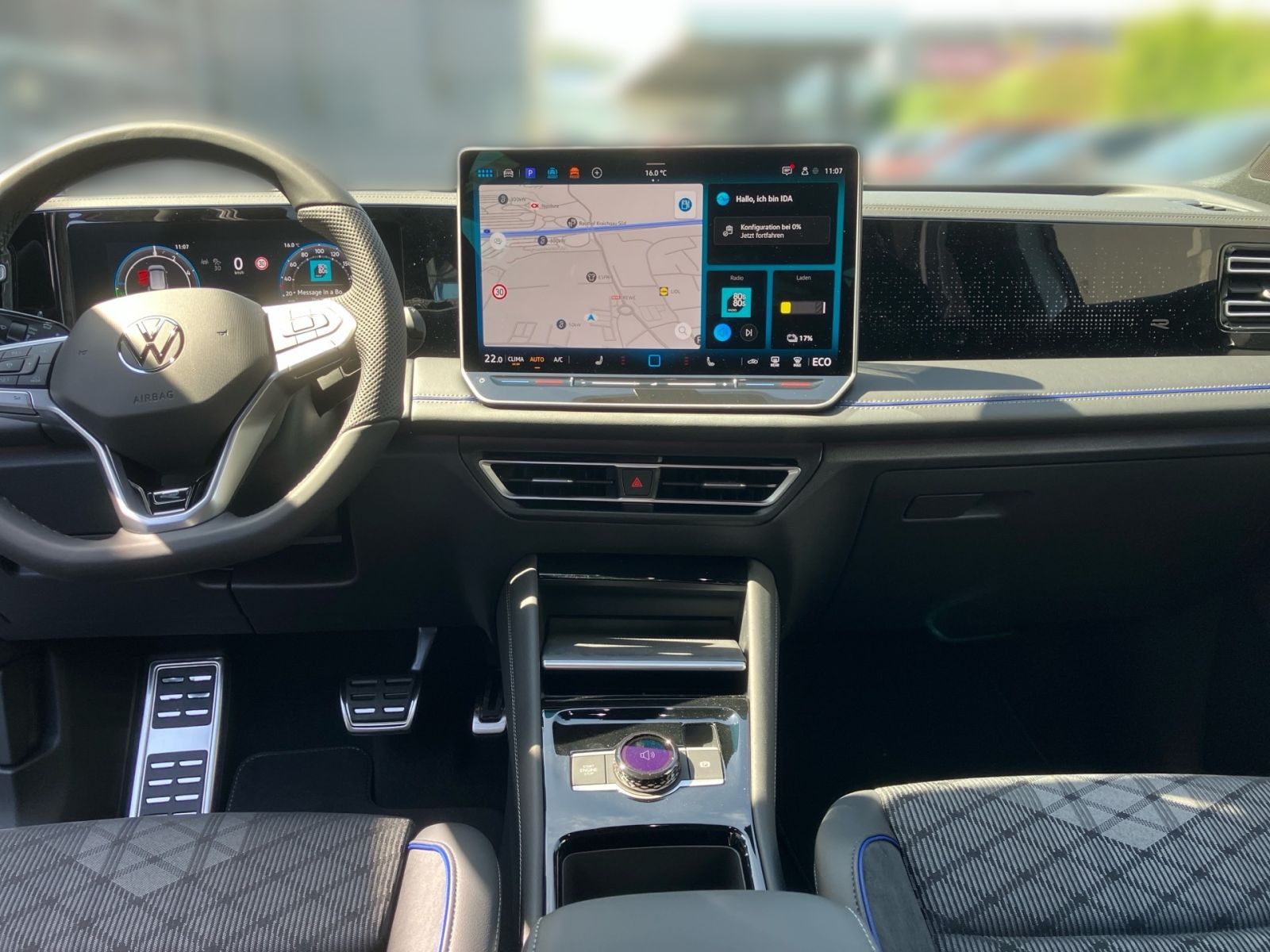 Fahrzeugabbildung Volkswagen Tiguan R-Line 1,5 l eHybrid OPF 130 kW ( 177 PS)