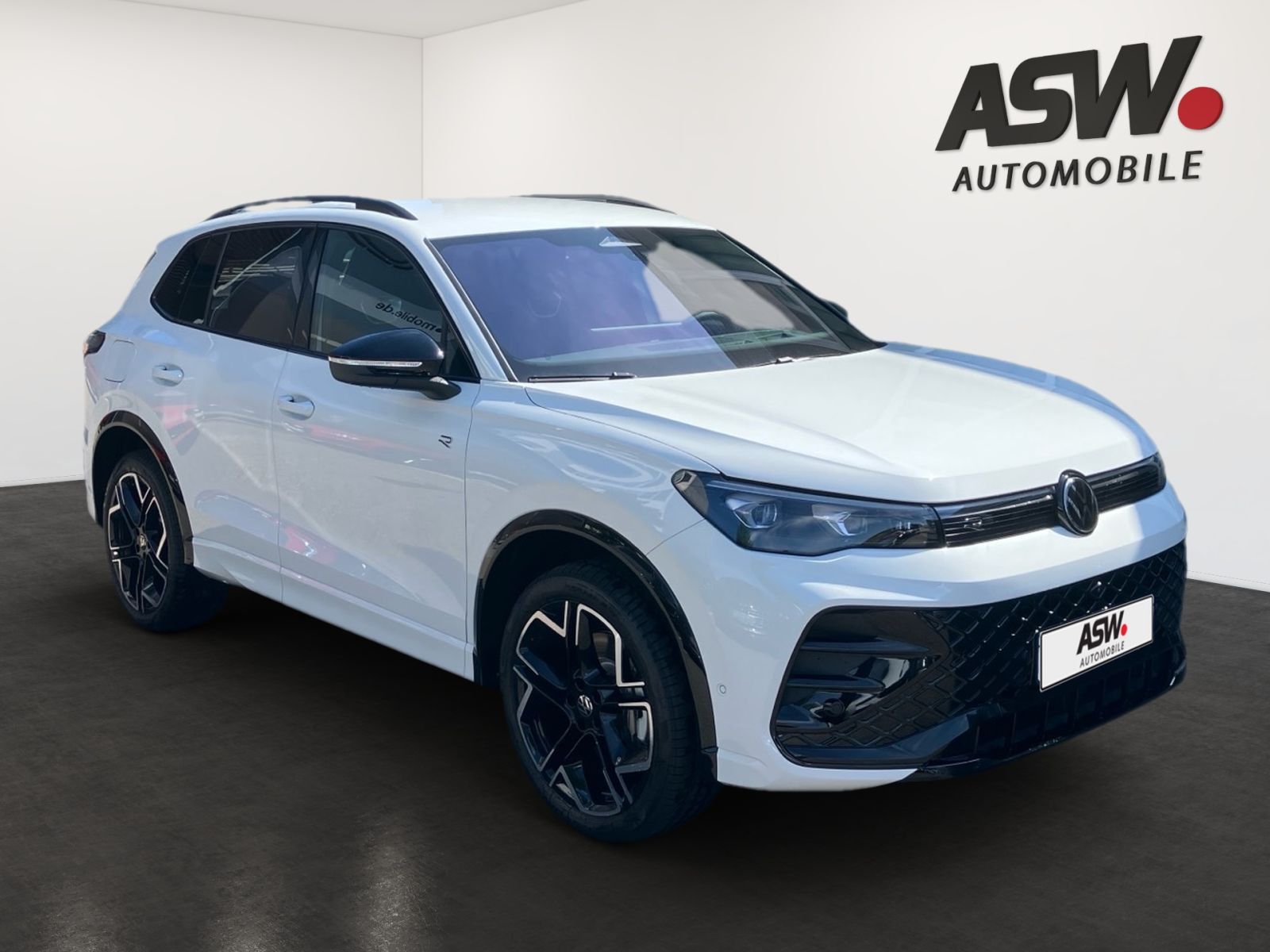 Fahrzeugabbildung Volkswagen Tiguan R-Line 1,5 l eHybrid OPF 130 kW ( 177 PS)