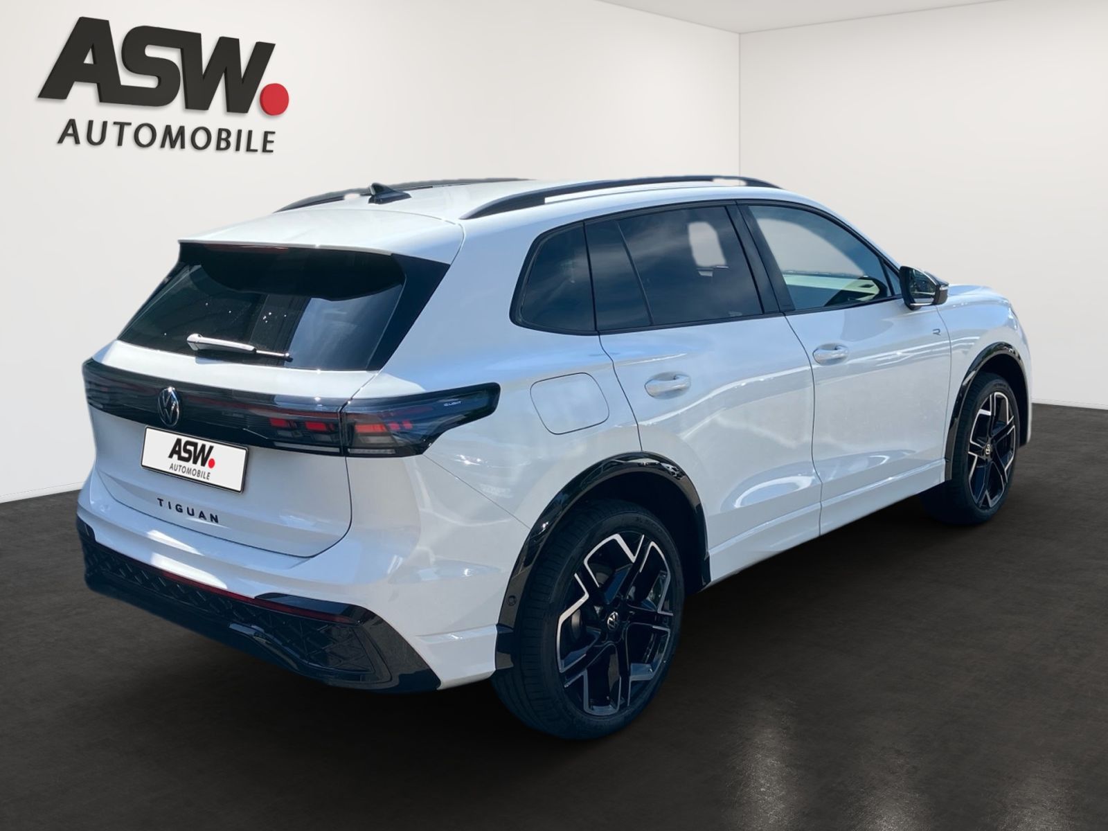 Fahrzeugabbildung Volkswagen Tiguan R-Line 1,5 l eHybrid OPF 130 kW ( 177 PS)