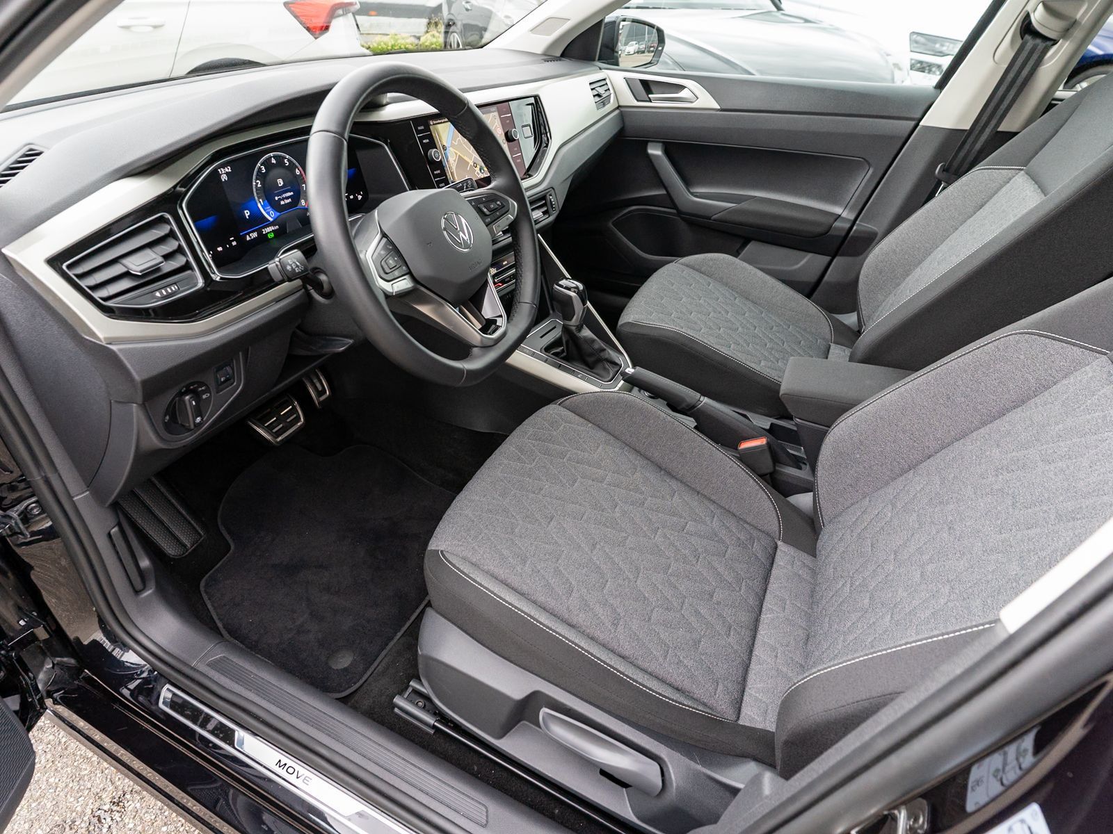 Fahrzeugabbildung Volkswagen Polo Move 1.0TSI DSG LED Navi RFK VC SHZ AHK
