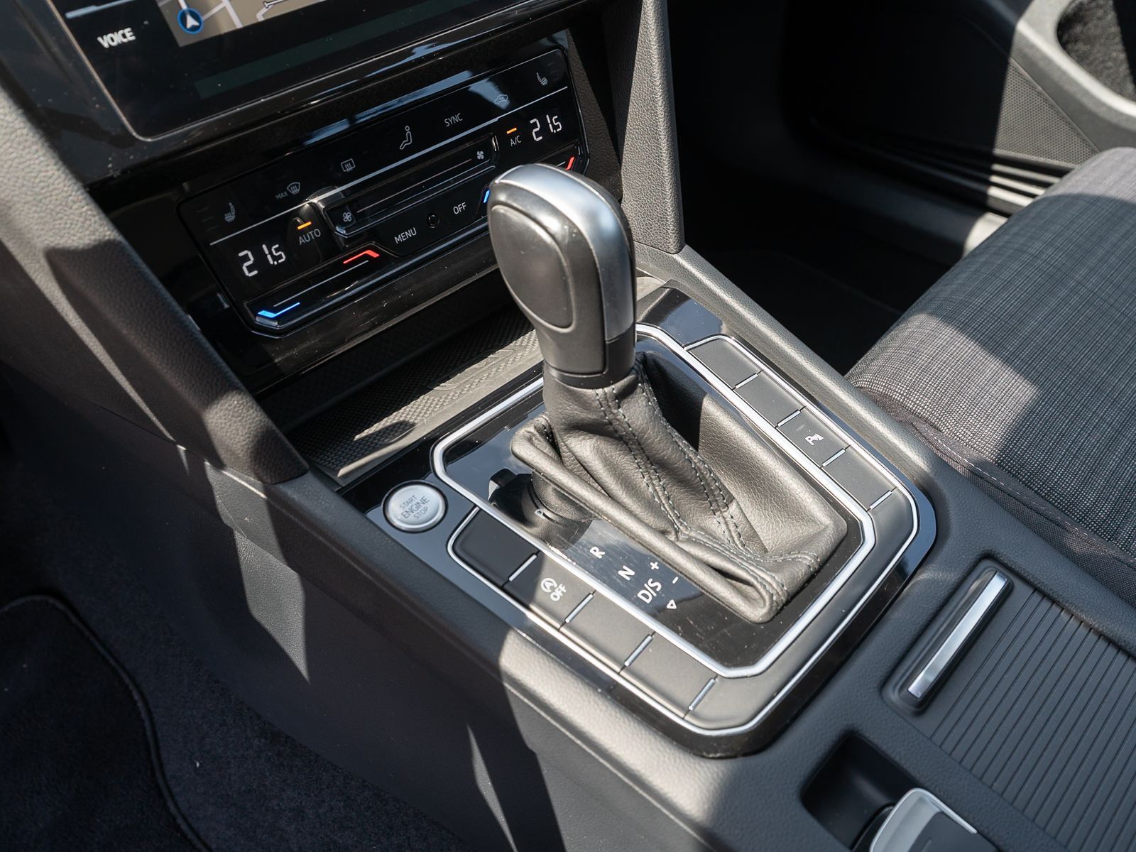 Fahrzeugabbildung Volkswagen Passat Variant Business 2.0 TDI DSG LED Pano AHK