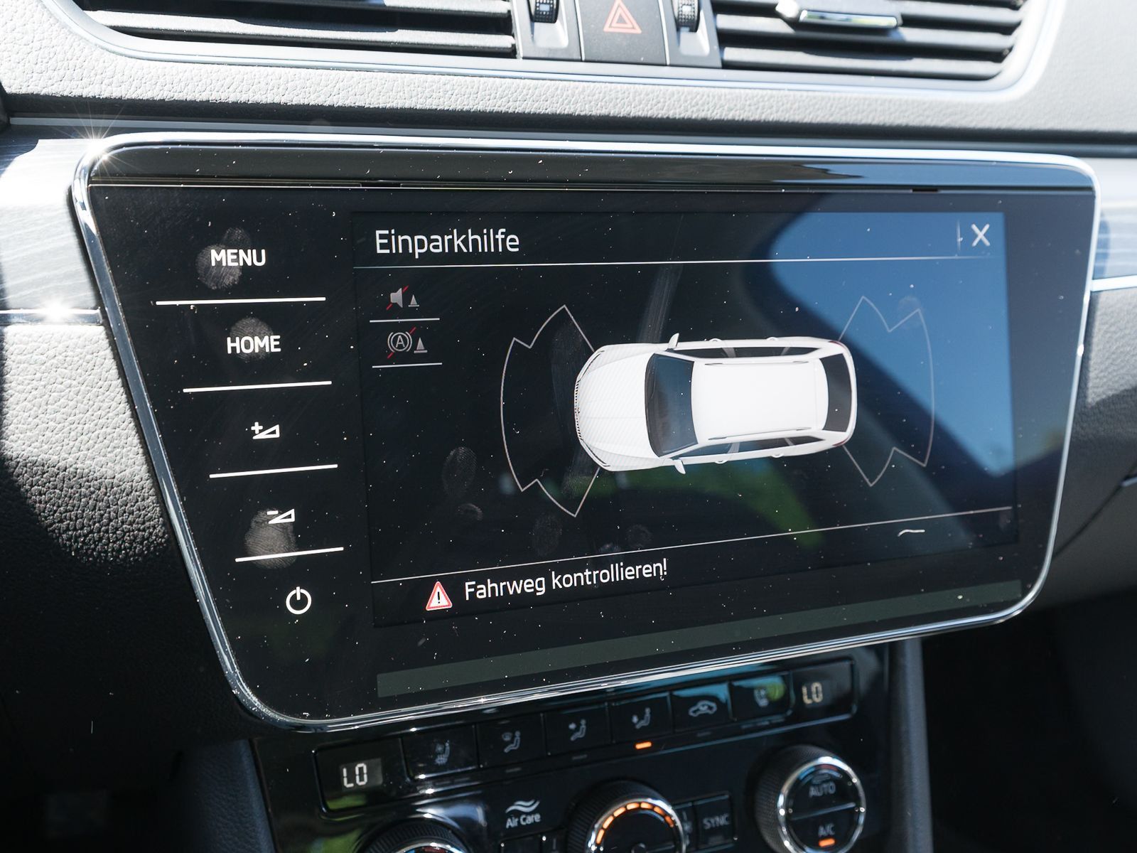 Fahrzeugabbildung SKODA Superb Combi PremiumEdition 2.0TDI DSG LEDER AHK