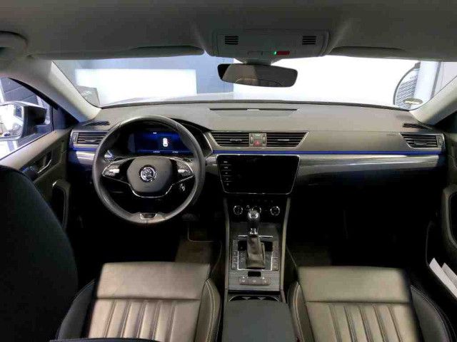 Fahrzeugabbildung SKODA Superb Combi PremiumEdition 2.0TDI DSG LEDER AHK