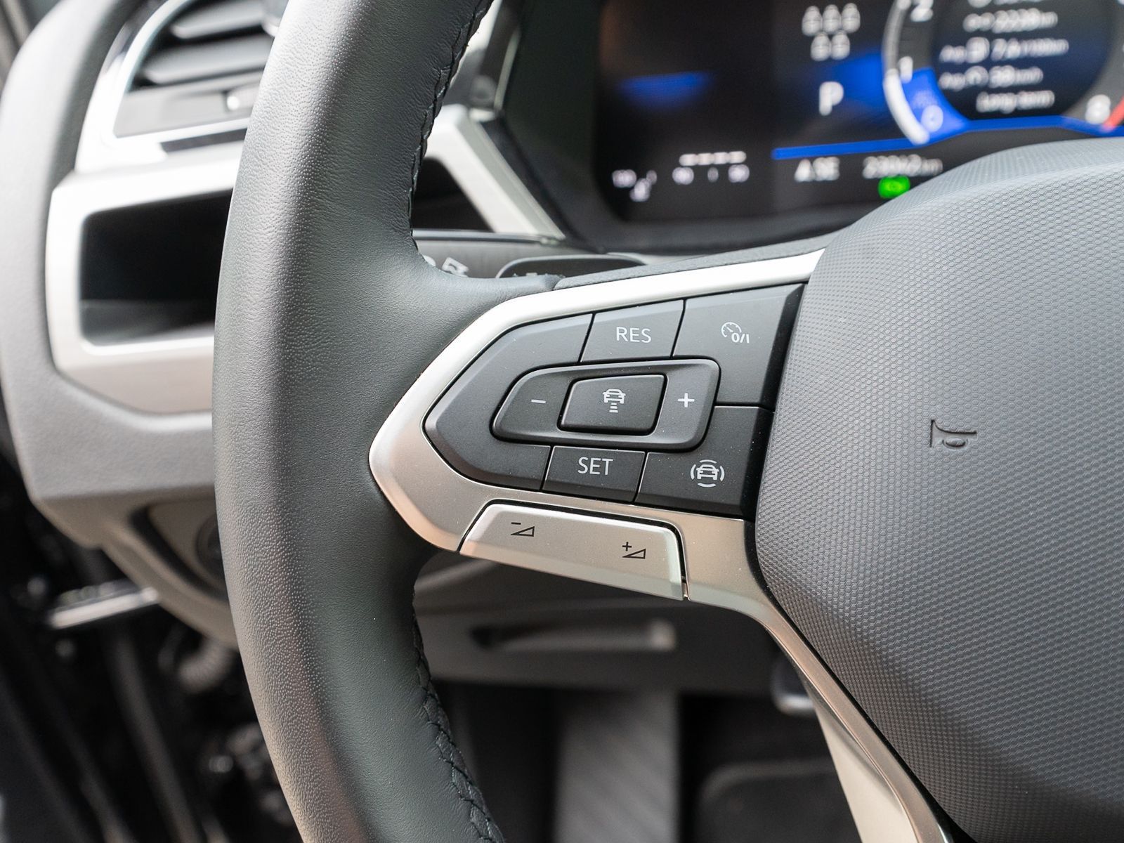 Fahrzeugabbildung Volkswagen Touran Comfortline 1.5 TSI DSG Navi RFK 7-S AHK