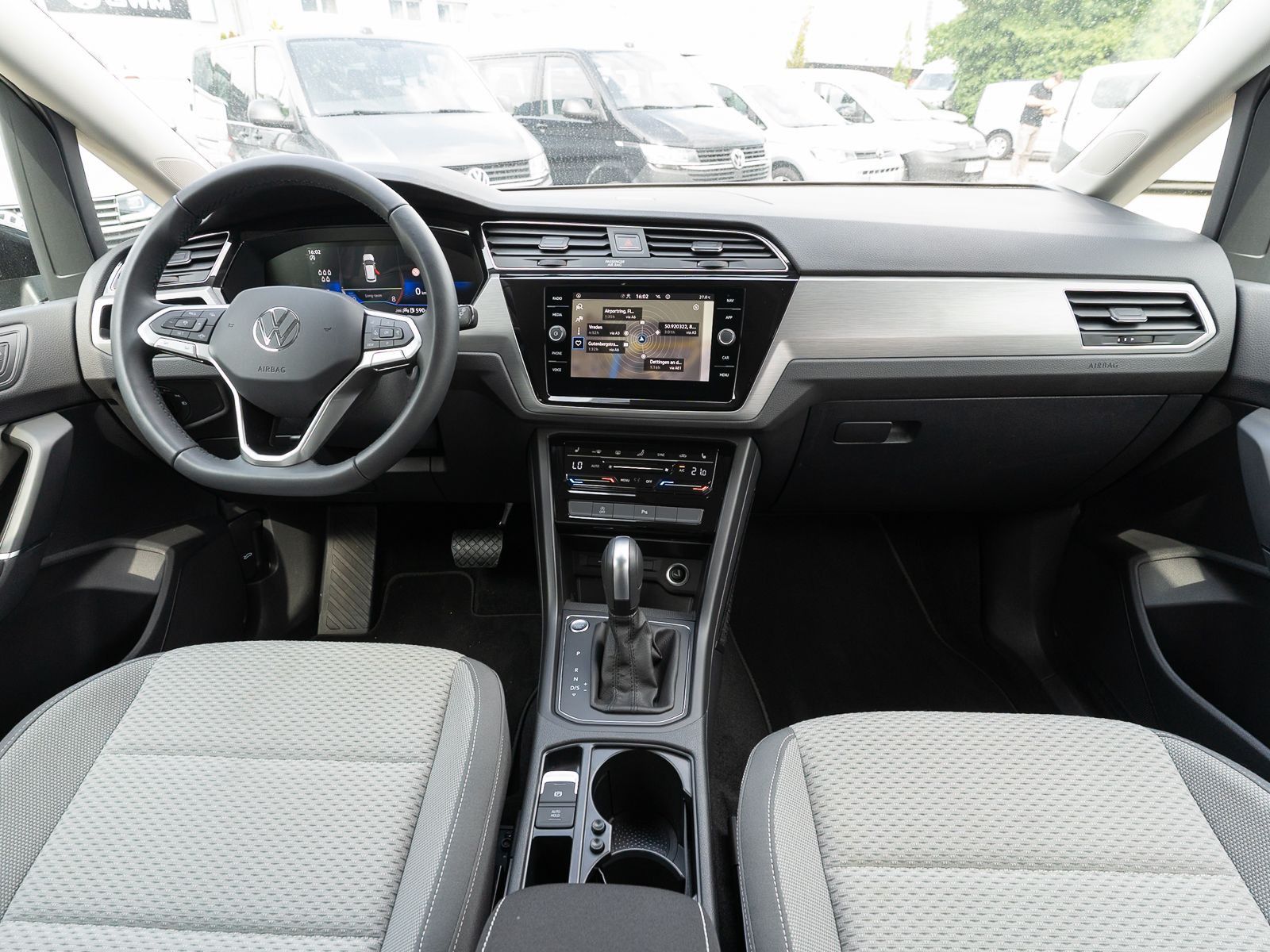 Fahrzeugabbildung Volkswagen Touran Comfortline 1.5 TSI DSG Navi RFK 7-S AHK
