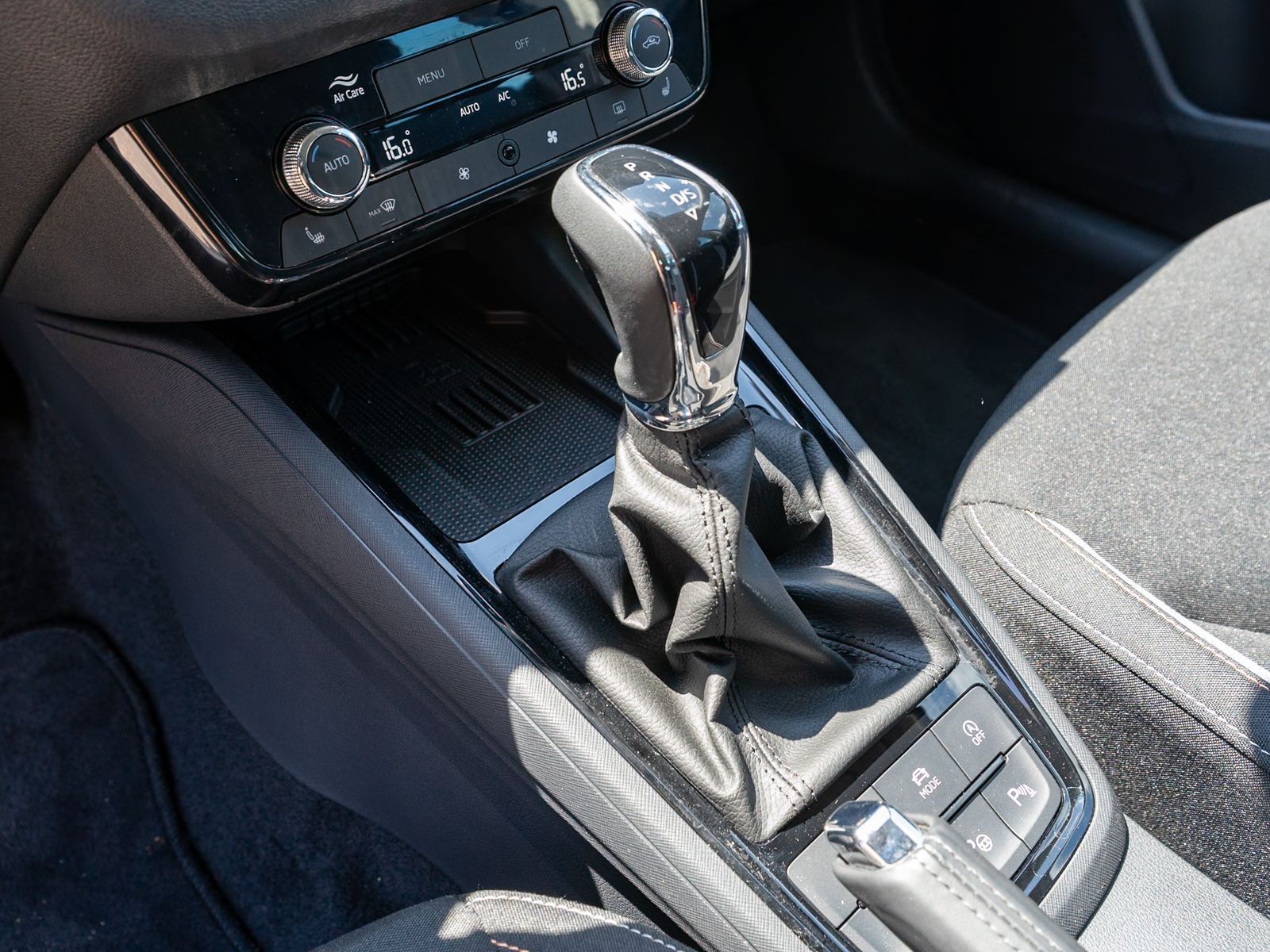 Fahrzeugabbildung SKODA Scala Selection 1,0 TSI DSG LED Navi ACC RFK AHK