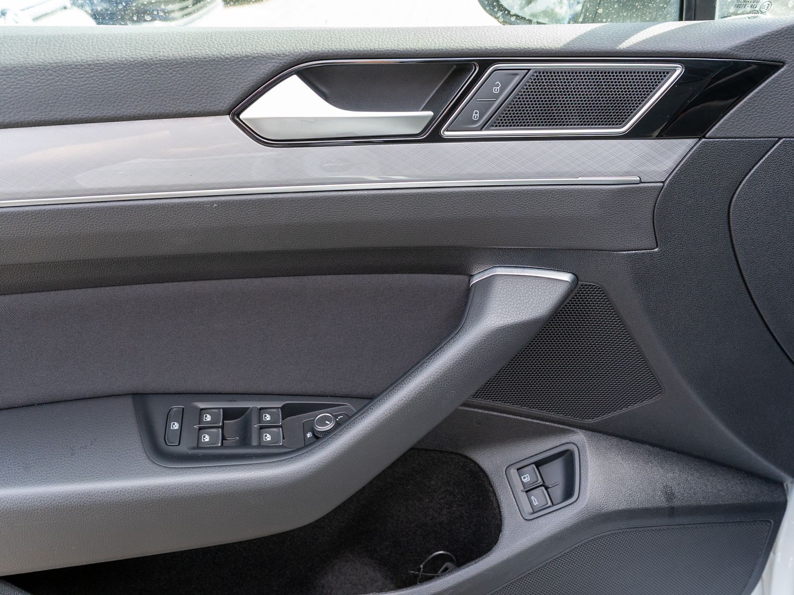 Fahrzeugabbildung Volkswagen Passat Variant GTE 1.4TSI eHybrid DSG RFK AHK VC