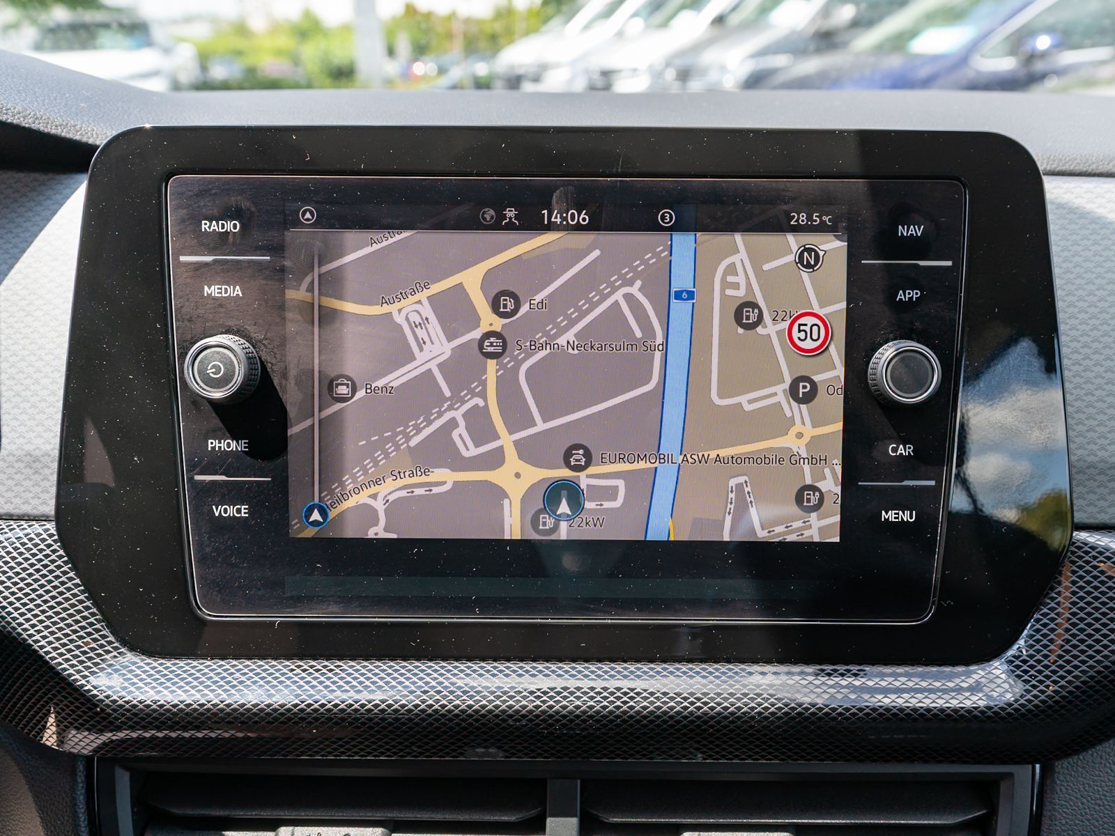 Fahrzeugabbildung Volkswagen T-Cross Life 1.5 TSI DSG LED Navi ACC PDC SHZ VC