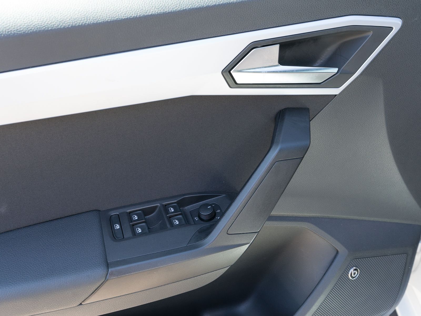 Fahrzeugabbildung SEAT Arona FR-Line 1.0TSI DSG LED Navi RFK ACC SHZ VC