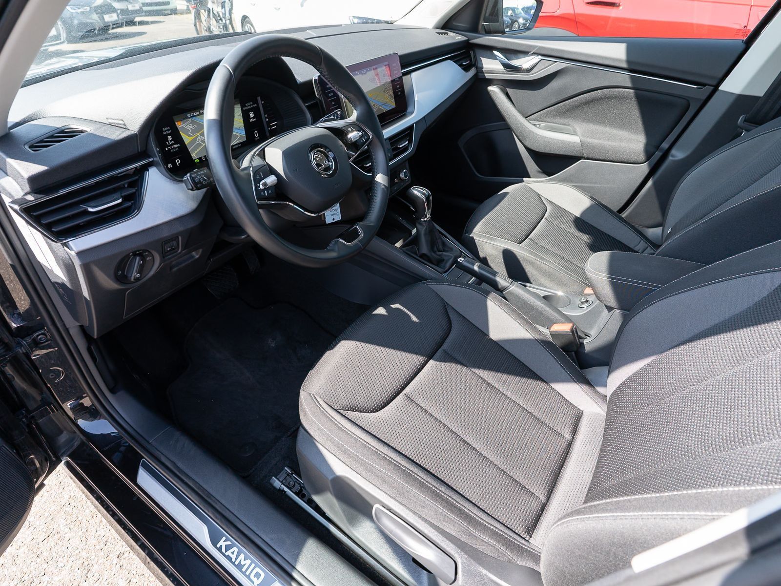 Fahrzeugabbildung SKODA Kamiq Tour 1,0 TSI DSG LED Nav PDC SHZ VC AHK