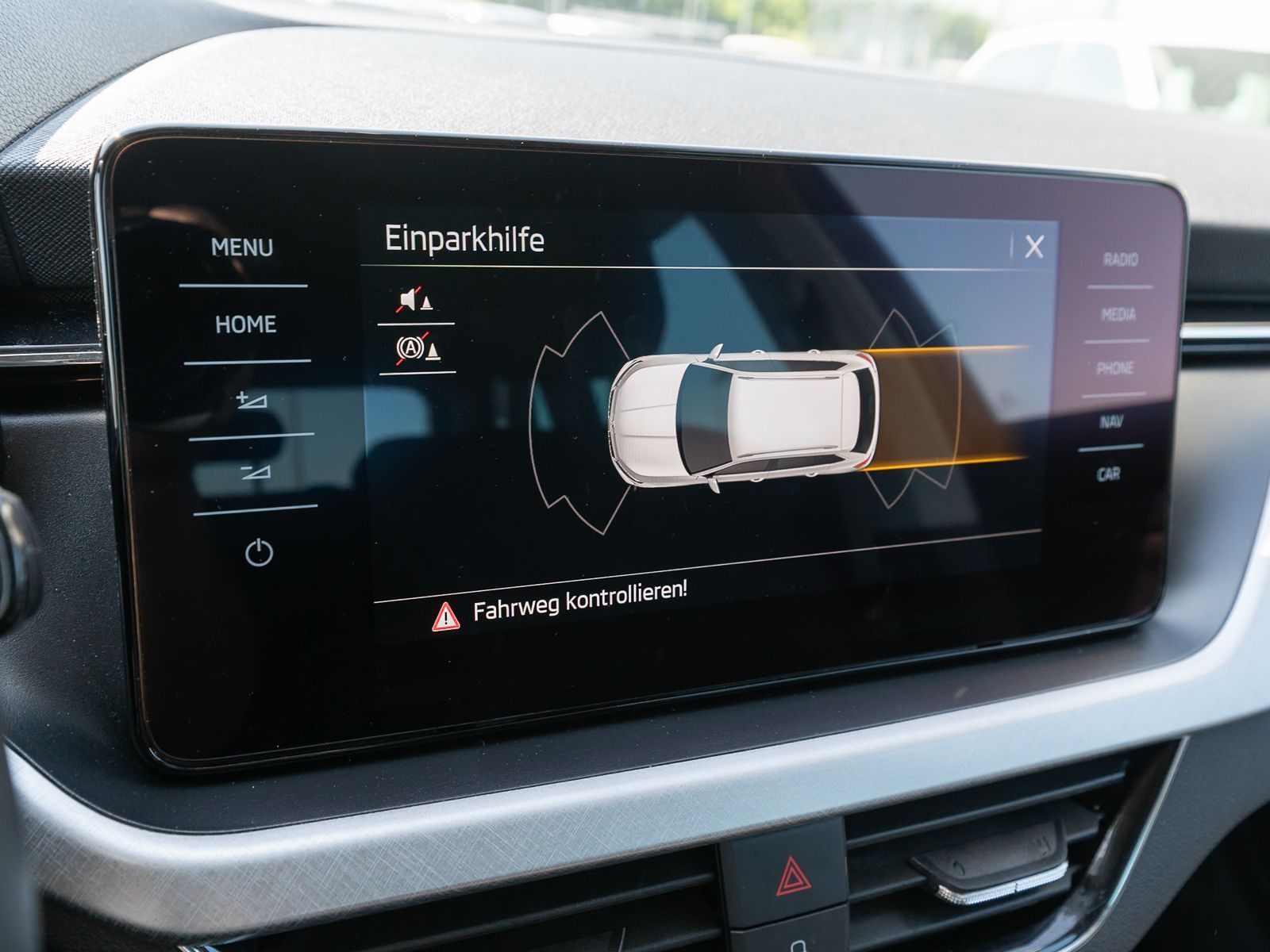 Fahrzeugabbildung SKODA Kamiq Tour 1,0 TSI DSG LED Nav PDC SHZ VC AHK