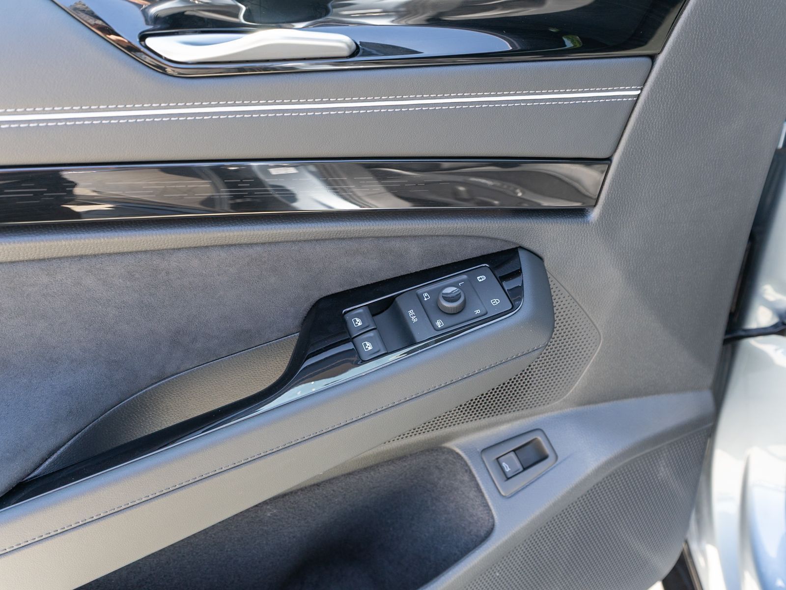 Fahrzeugabbildung Volkswagen ID.7 Tourer Pro LED Navi 360° Wärmepumpe ACC AHK
