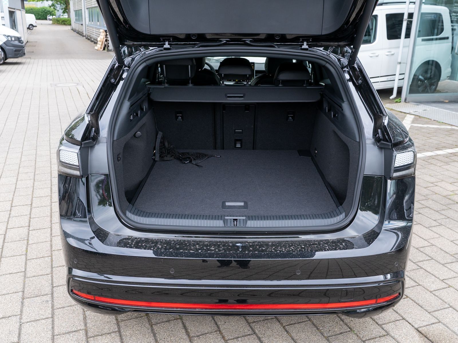 Fahrzeugabbildung Volkswagen ID.7 Tourer Pro LED Navi 360° Wärmepumpe H&K AHK