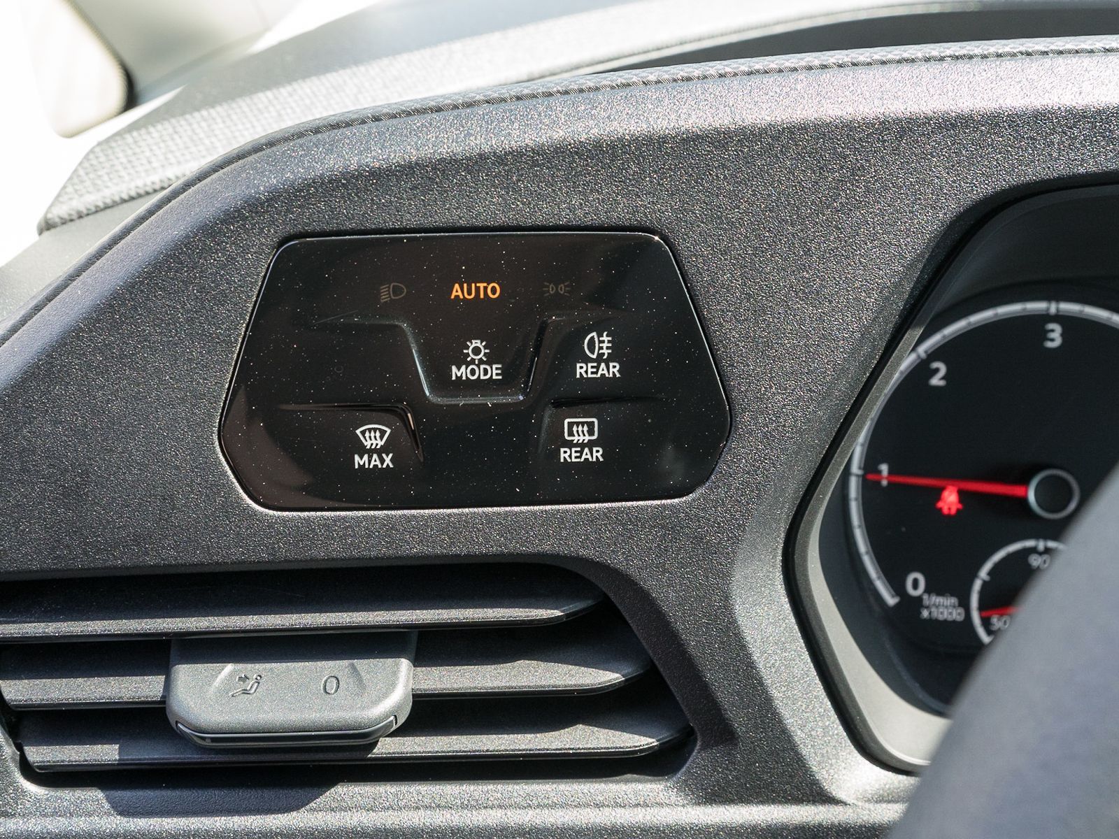 Fahrzeugabbildung Volkswagen Caddy 2.0 TDI NAVi SHZ PDC Anhängerkupplung