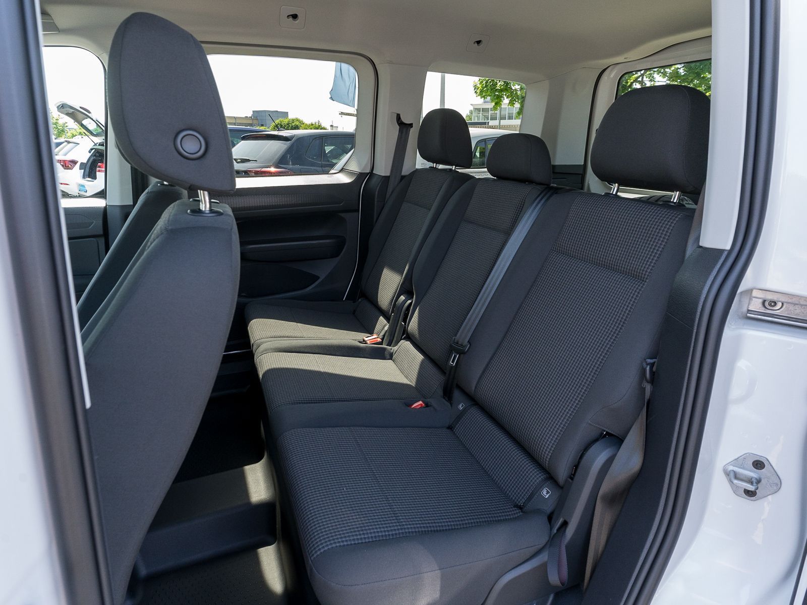 Fahrzeugabbildung Volkswagen Caddy 2.0 TDI NAVi SHZ PDC Anhängerkupplung