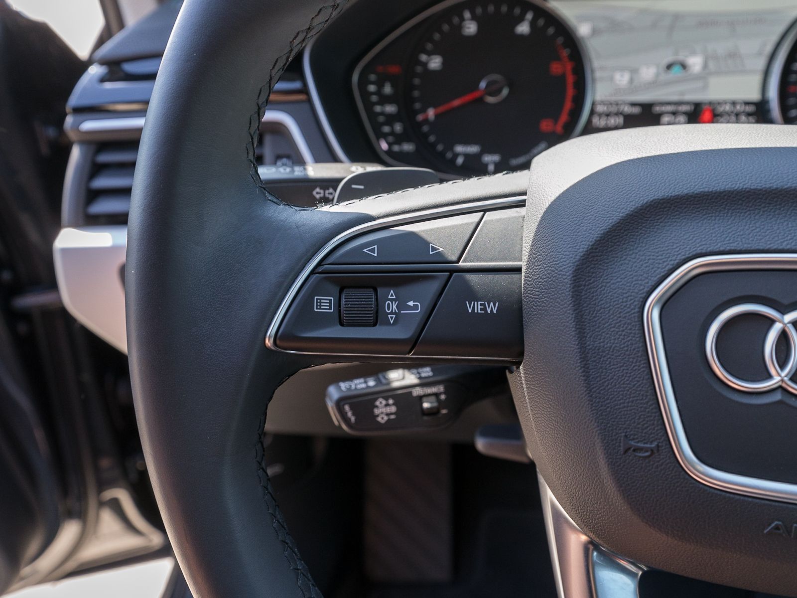 Fahrzeugabbildung Audi A4 Avant advanced 40TDI Stronic LED Navi RFK ACC