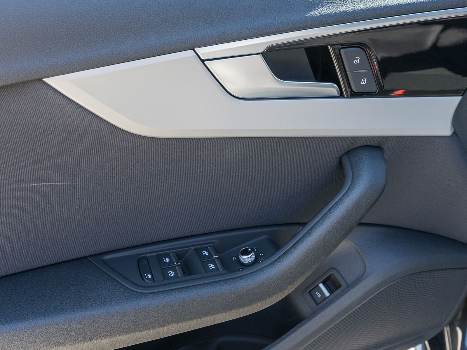 Fahrzeugabbildung Audi A4 Avant advanced 40TDI Stronic LED Navi RFK ACC