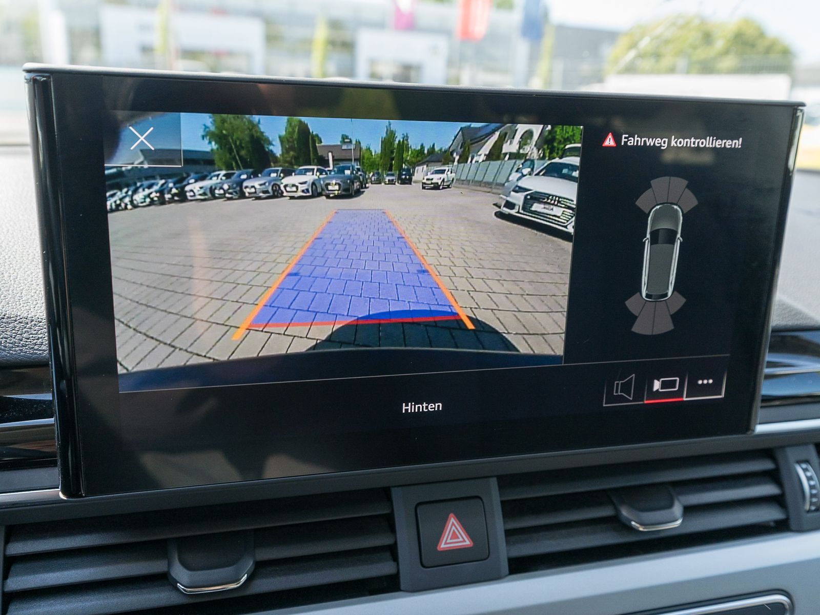 Fahrzeugabbildung Audi A4 Avant advanced 40TDI Stronic LED Navi RFK ACC