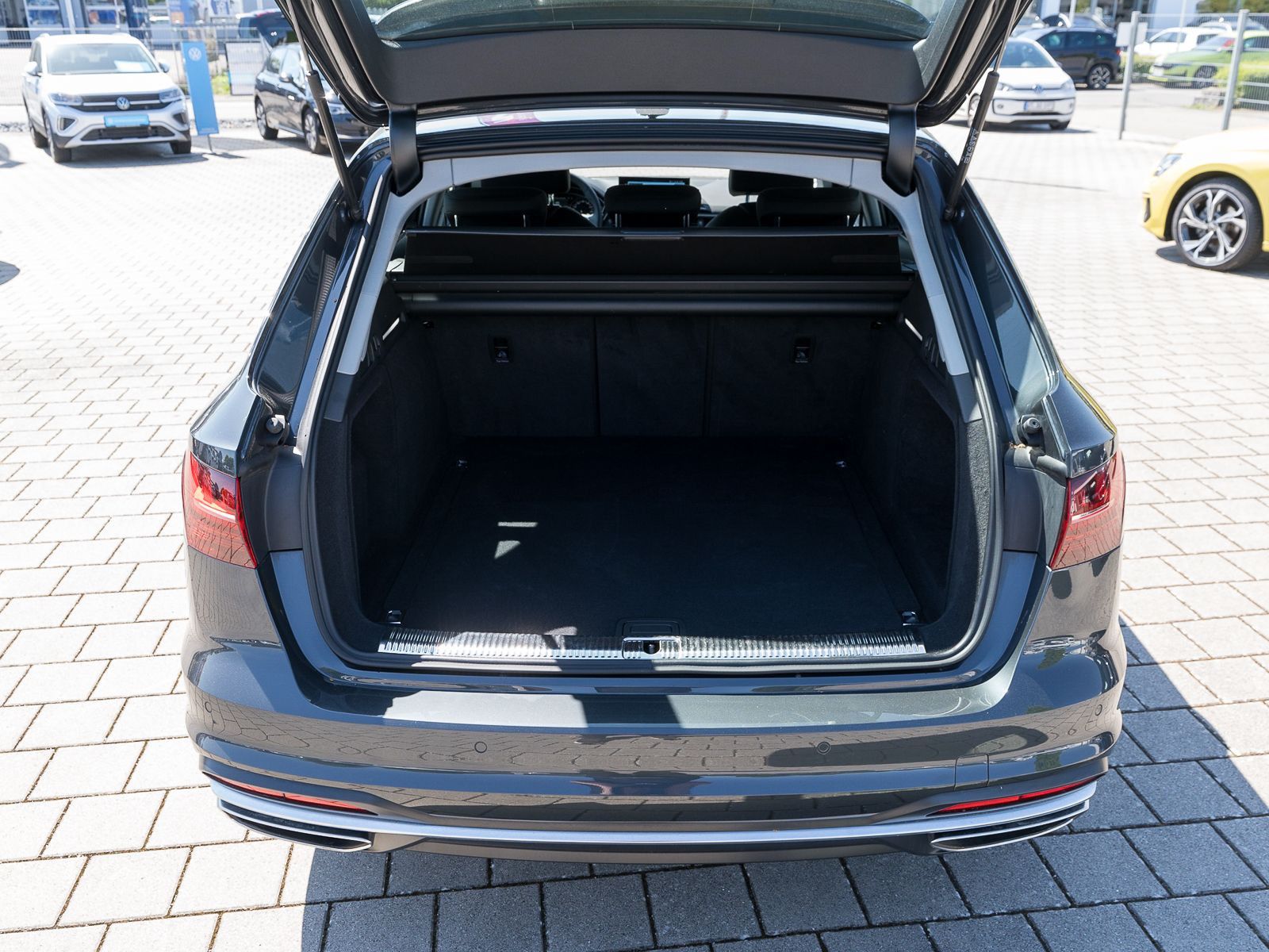 Fahrzeugabbildung Audi A4 Avant advanced 40TDI Stronic LED Navi RFK ACC
