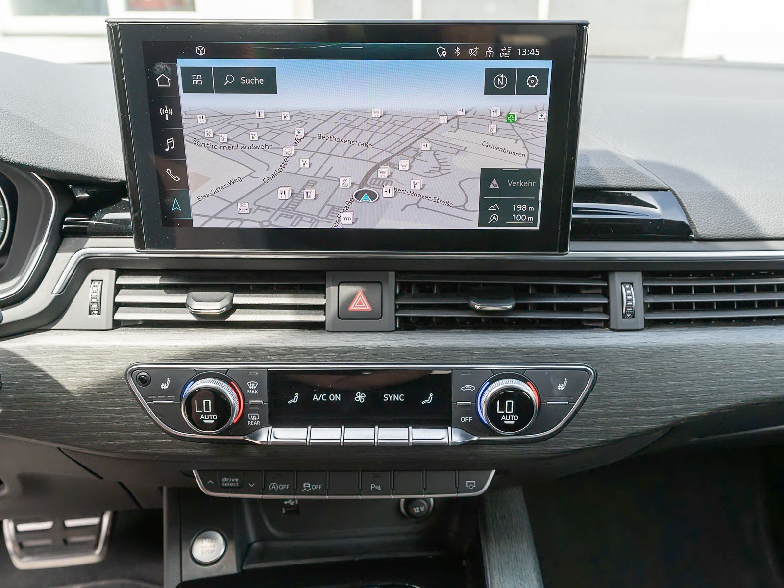 Fahrzeugabbildung Audi A4 Avant S line Competition 40TDI Stronic B&O VC