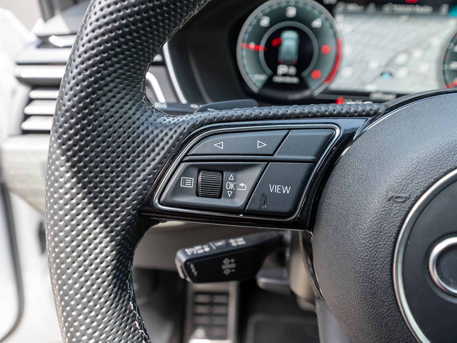 Fahrzeugabbildung Audi A4 Avant S line Competition 40TDI Stronic B&O VC