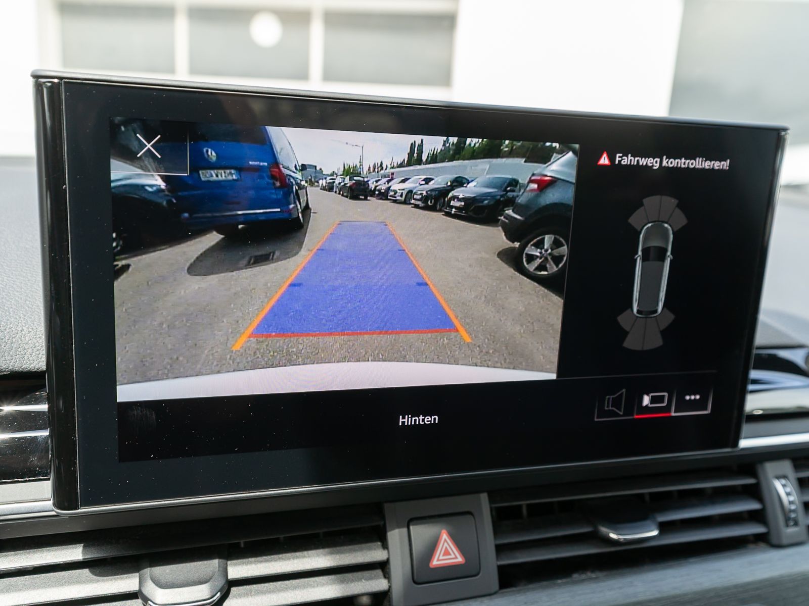 Fahrzeugabbildung Audi A4 Avant S line Competition 40TDI Stronic B&O VC