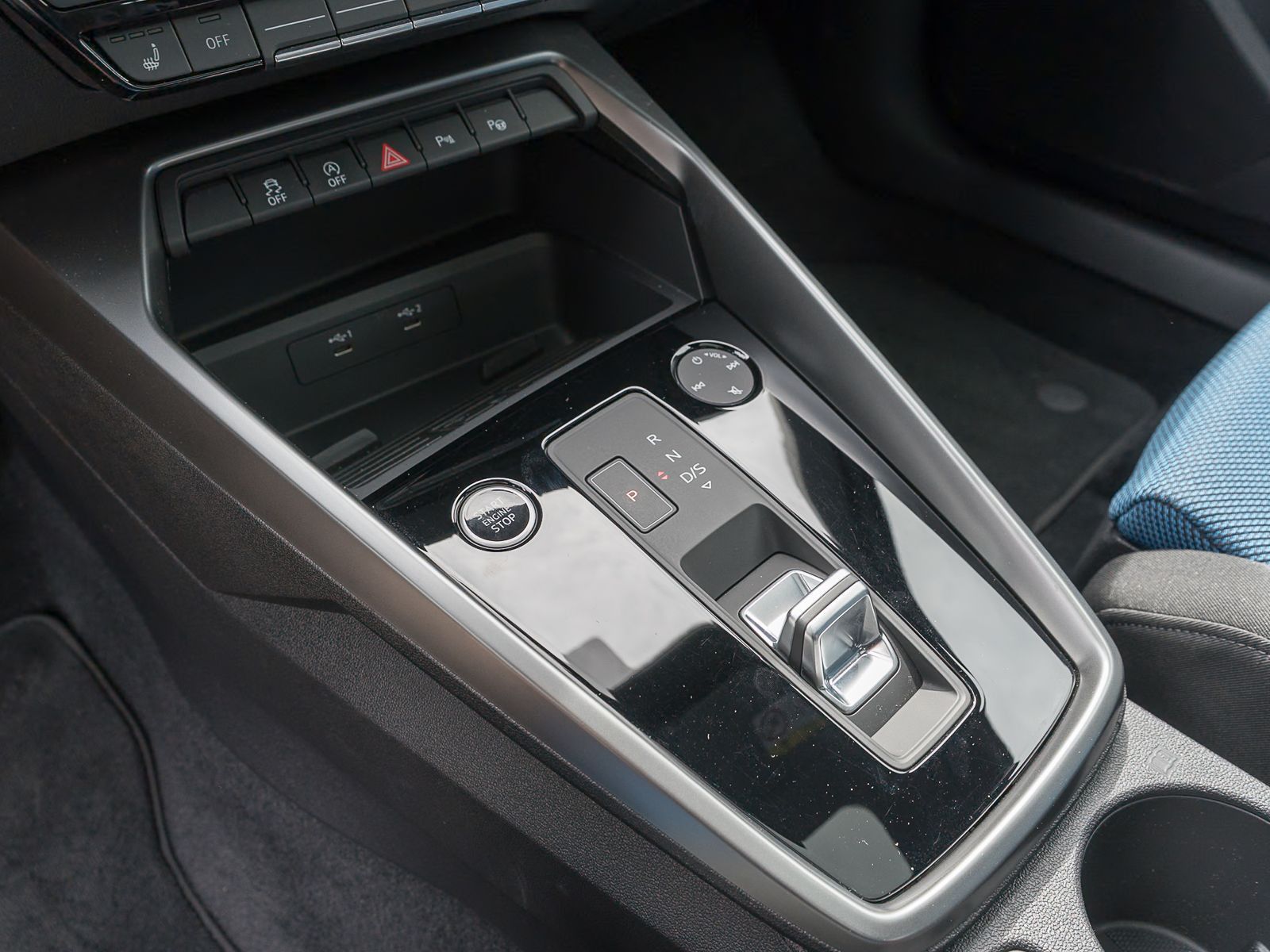 Fahrzeugabbildung Audi A3 Sportback advanced 30 g-tron Stronic Pano AHK