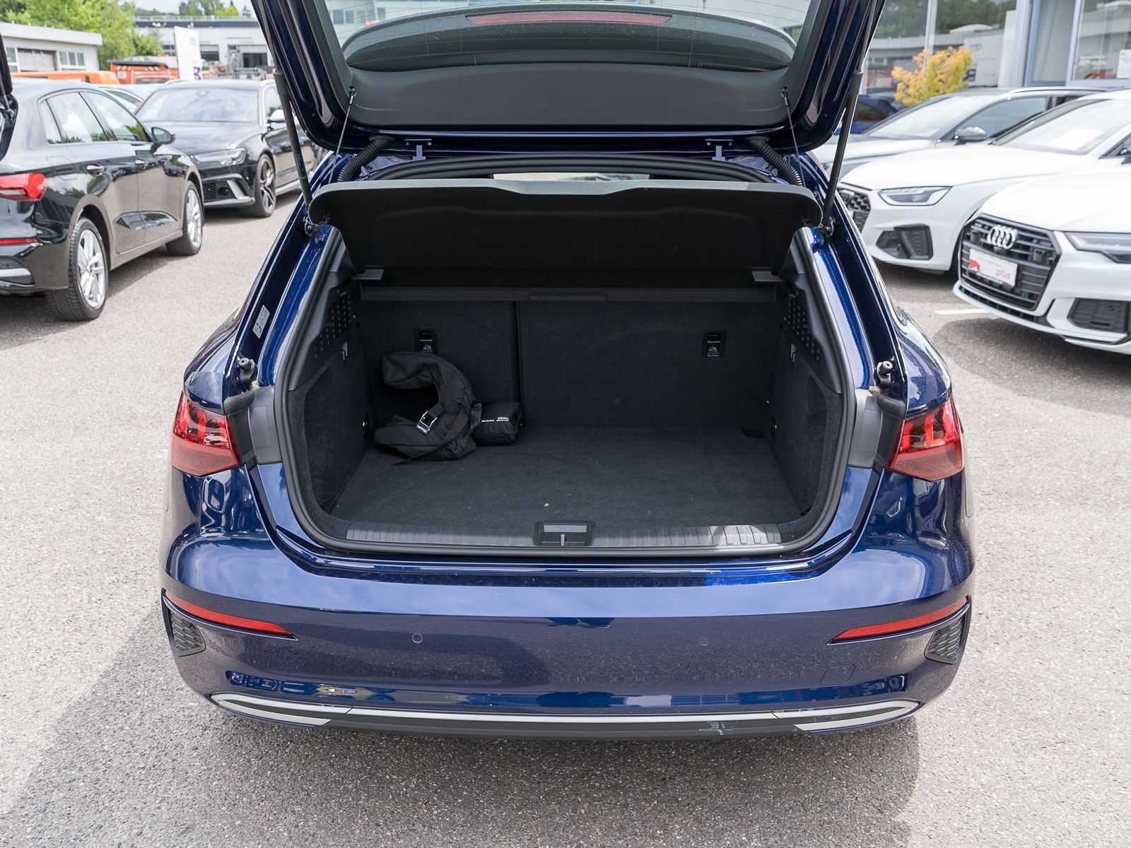 Fahrzeugabbildung Audi A3 Sportback advanced 30 g-tron Stronic Pano AHK